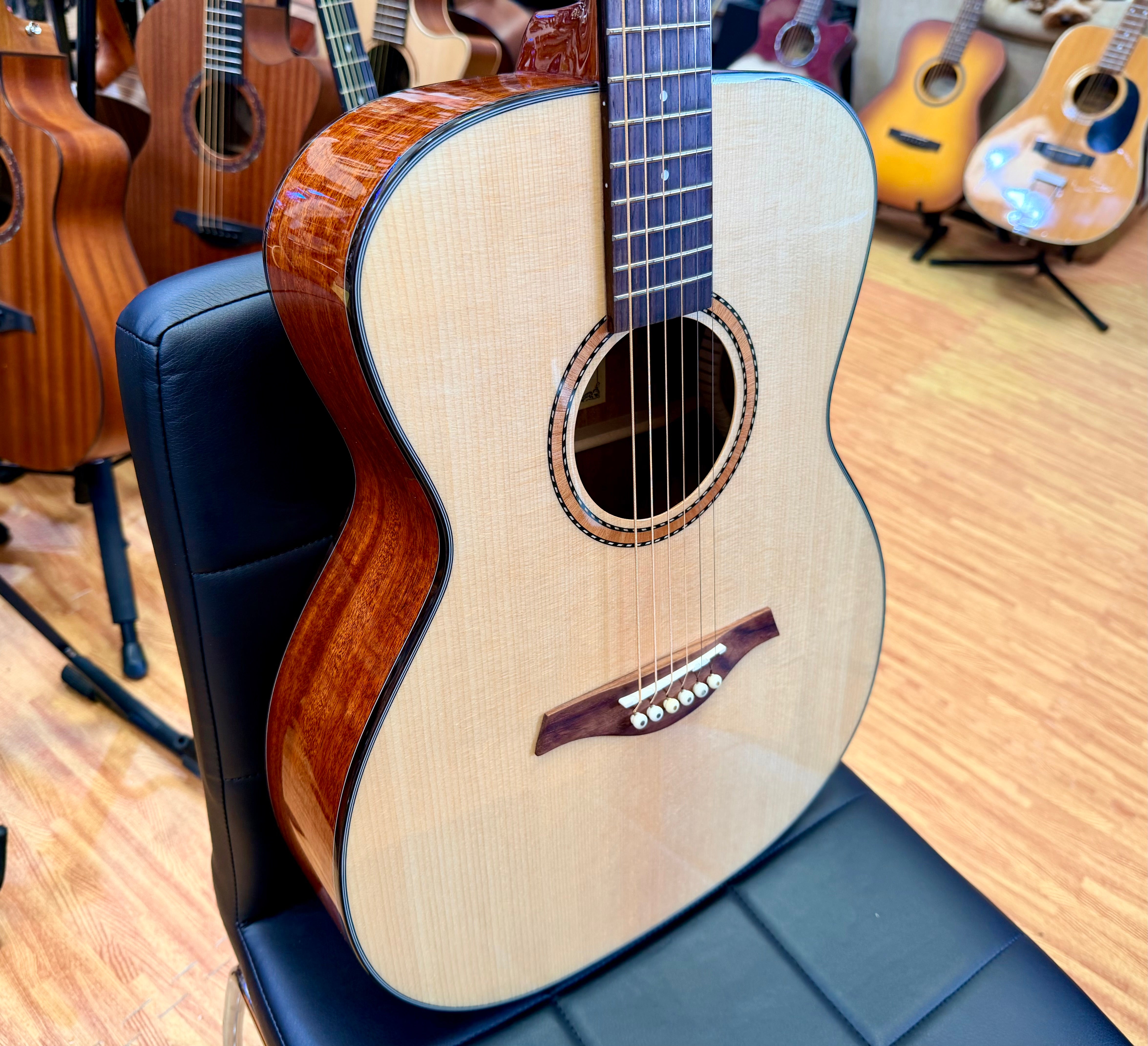 ✨ Vintage V1650N Performer Series Acoustic Orchestra OM Guitar~ Natural Gloss ✨