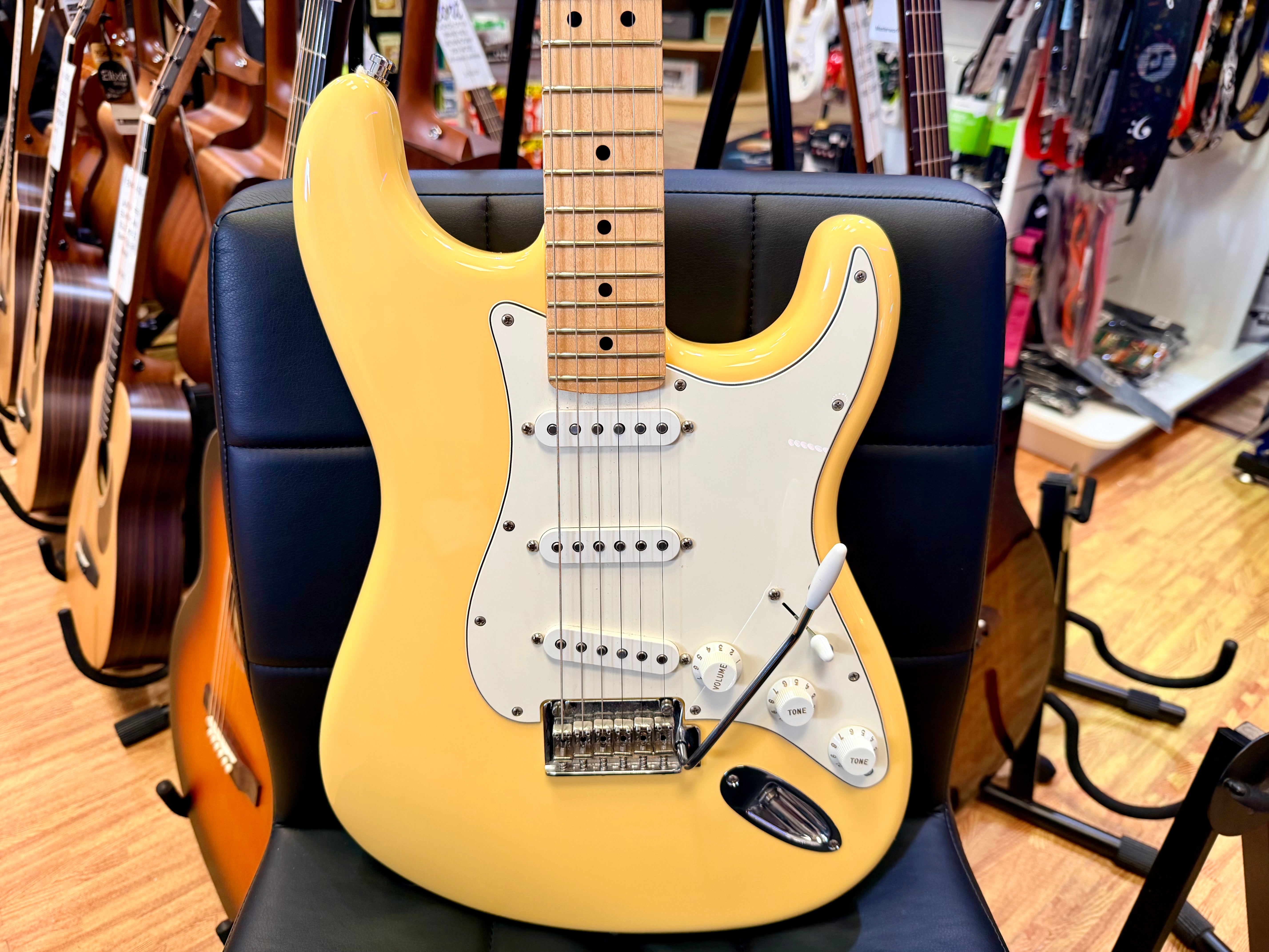 ✨2018✨ Fender Player Stratocaster~ Buttercream~ Maple Neck~ Made in Mexico!