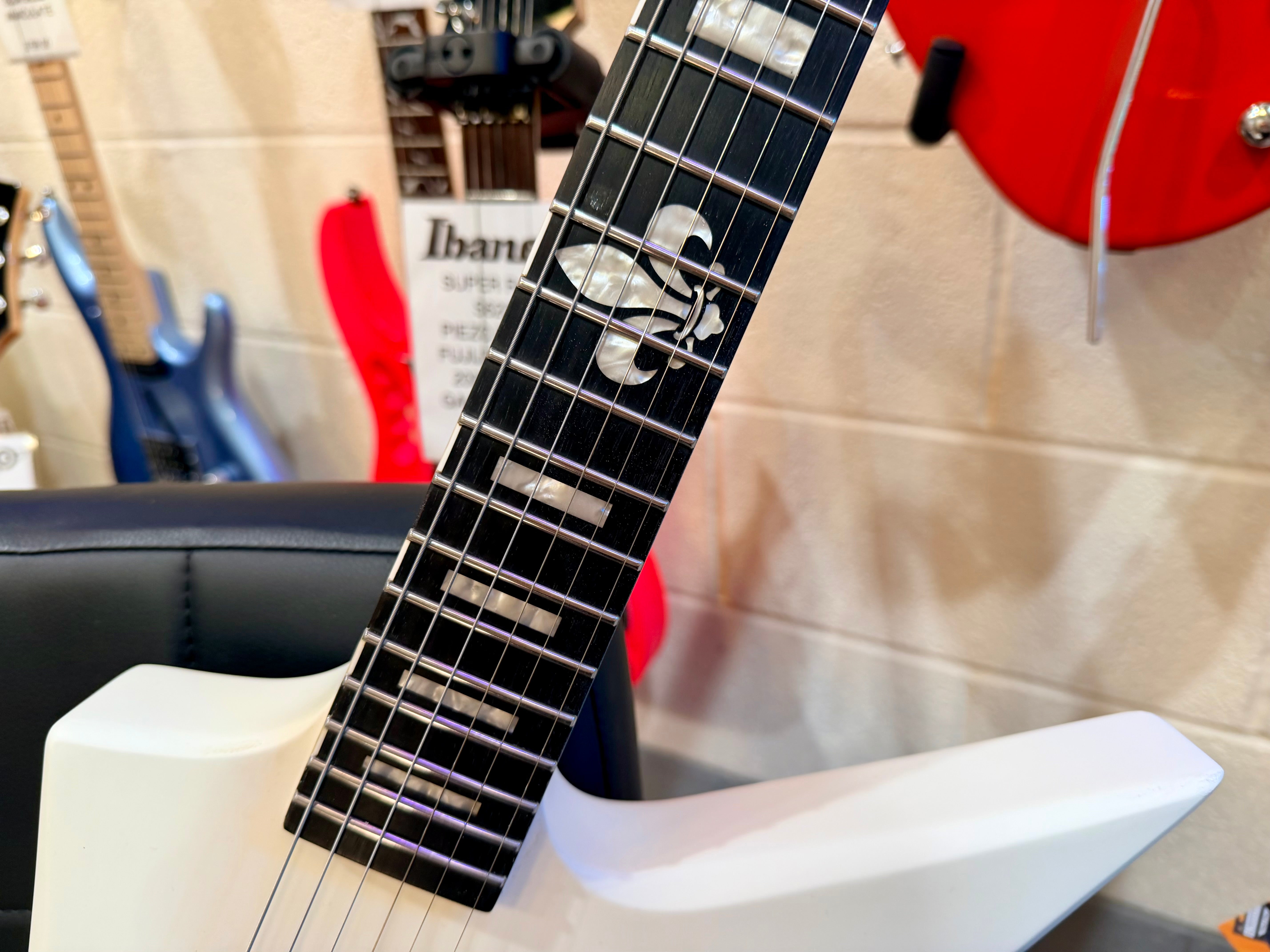 🔥2022🔥 Solar E1.6KW Kirk Windstein Signature~ Explorer Matte White~EMG~Gig Bag