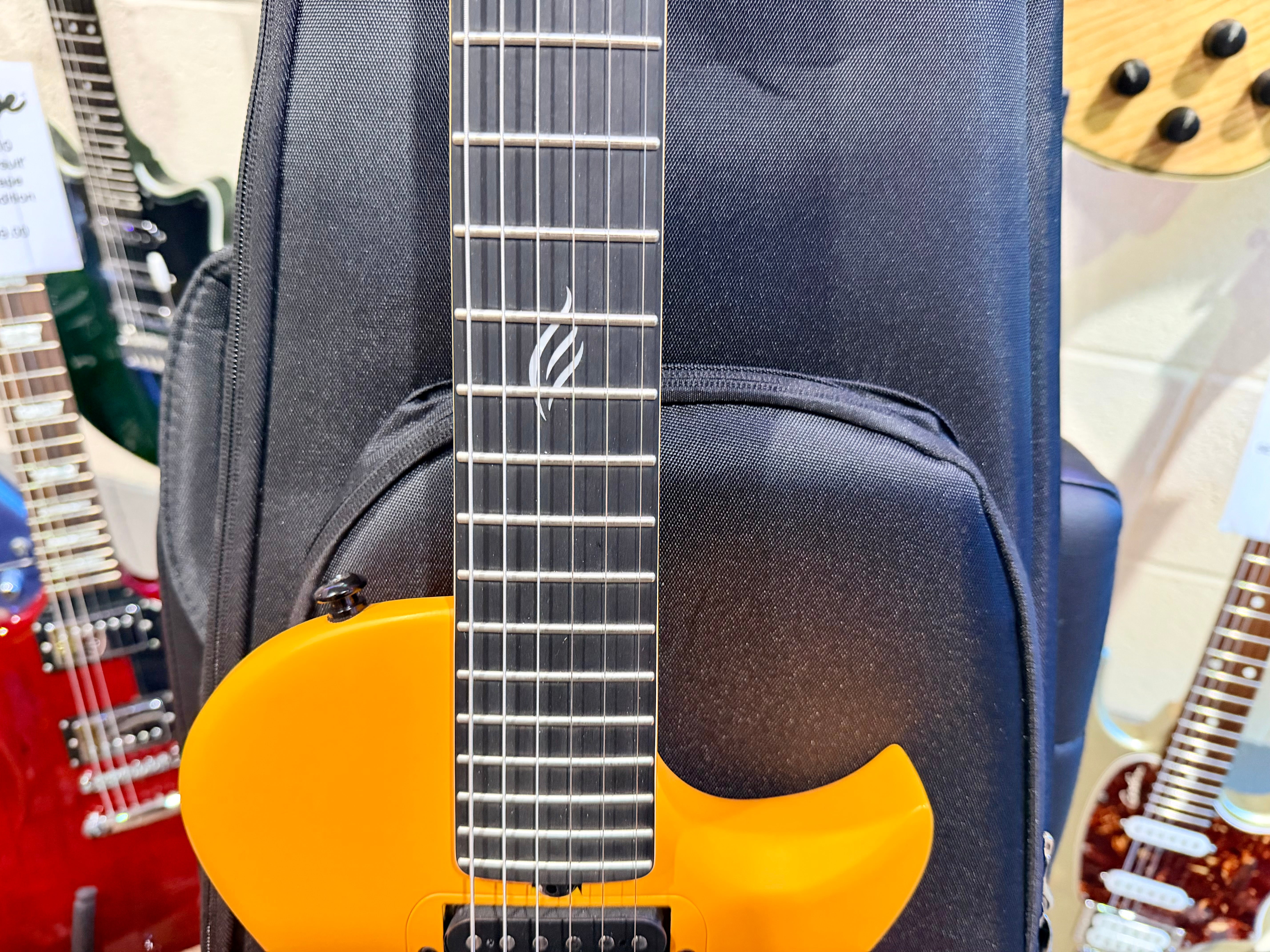 🔥 Enya Nova Go Sonic~ Volcanic Red~ Smart Electric Guitar~Speaker & FX + Bag 🔥