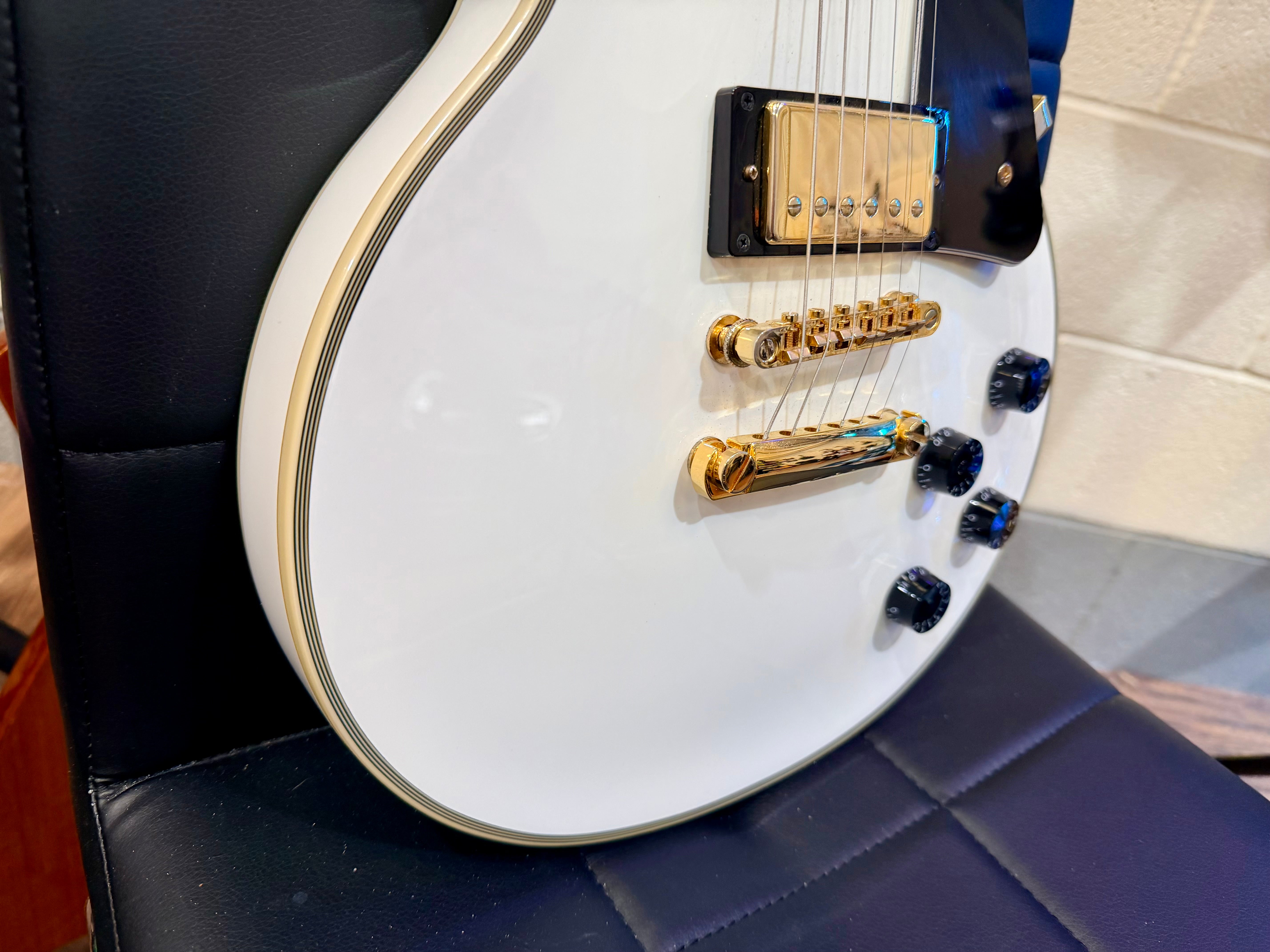⚡️MINT 2021⚡️ Epiphone Les Paul Custom Guitar~ Alpine White~ Inspired By Gibson!