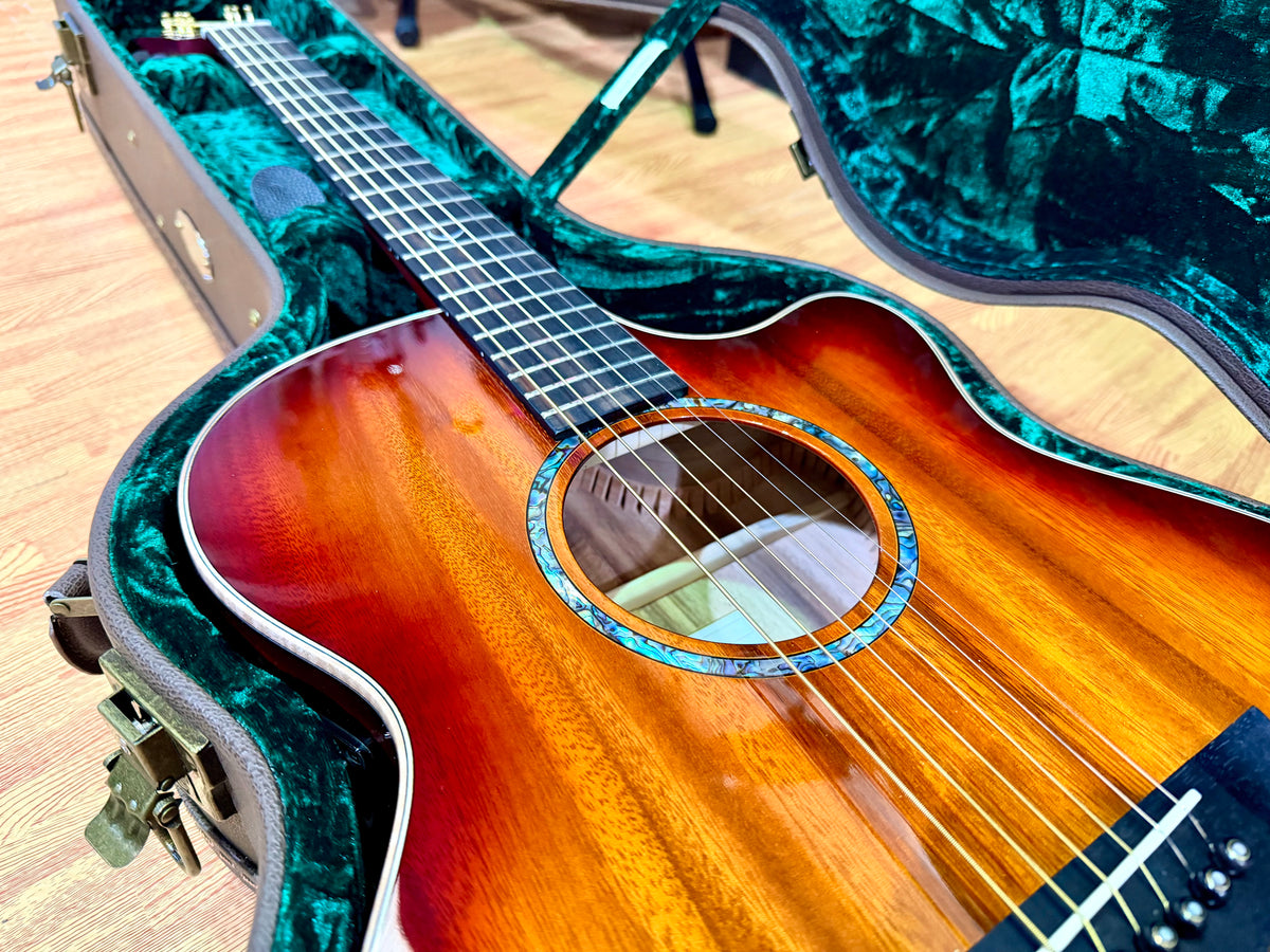 Faith Blood Moon Venus FVBMB All-Solid Trembesi Electro-Acoustic Guitar + Case