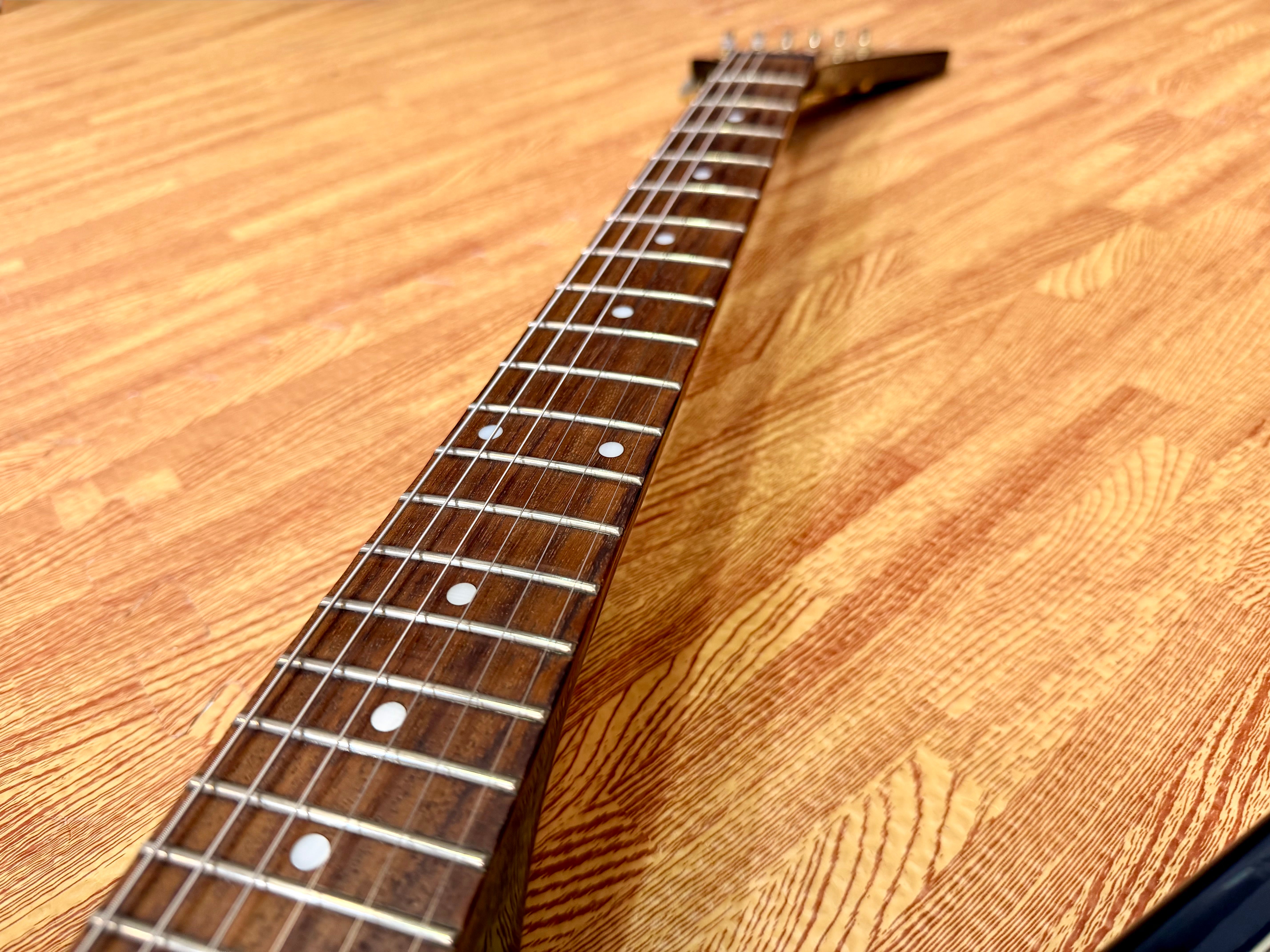 ⚡️2001⚡️ Epiphone ‘58 Explorer Black~ Korean Made 1958 ~ Gold Hardware~ Unsung MIK!