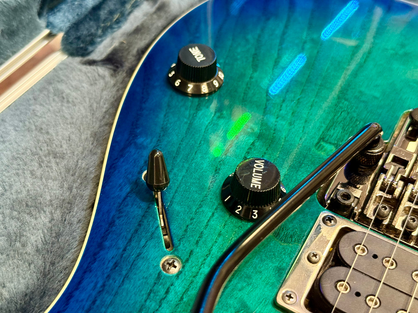 🔥2021 MINT🔥 Ibanez RG470AHMZ~ Blue Moon Burst~ Hard Case~ Zero Edge Tremolo!