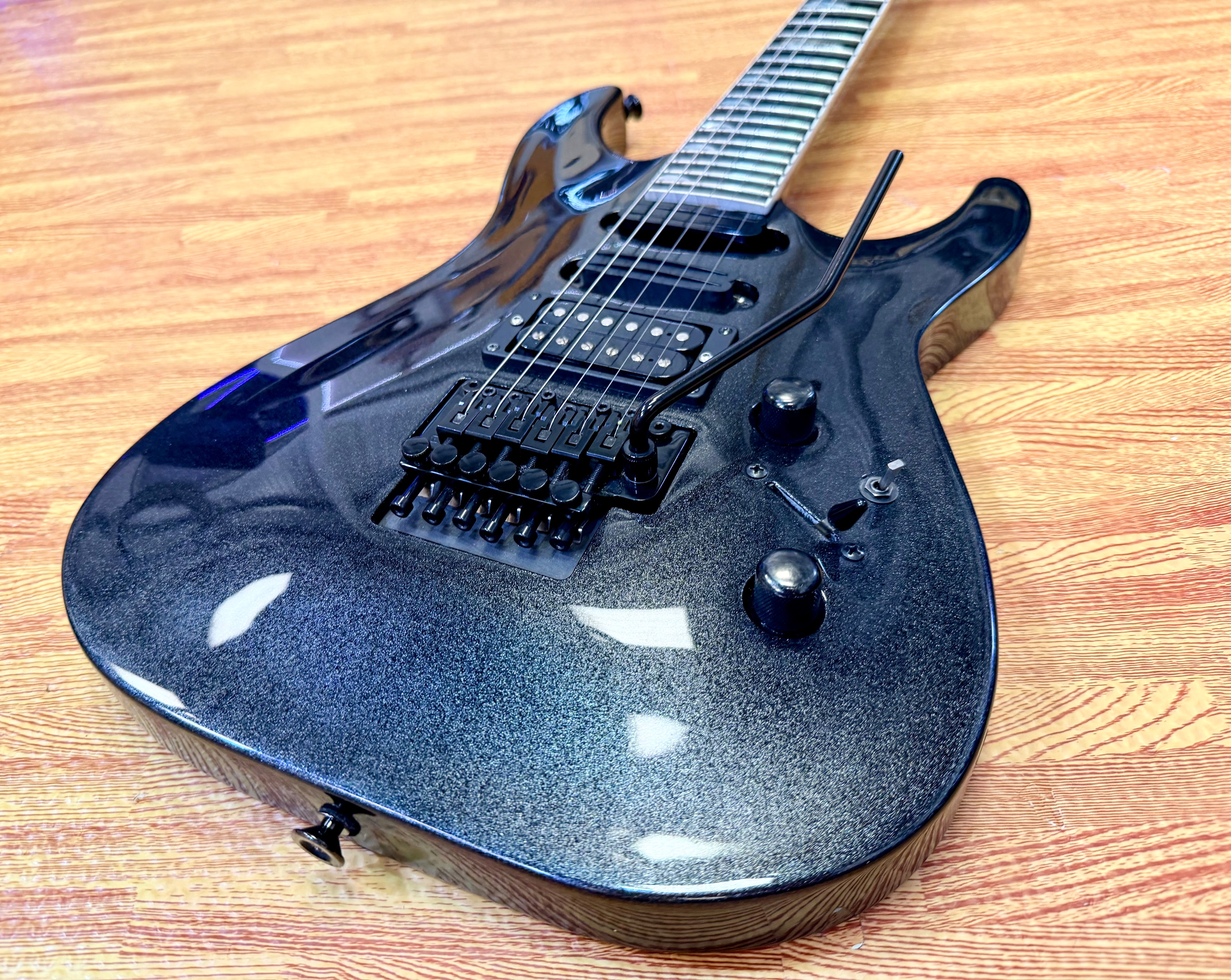 π₯2019π₯ Kramer SM-1 Maximum Steel~ Seymour Duncan Pickups & Floyd Rose Tremolo!