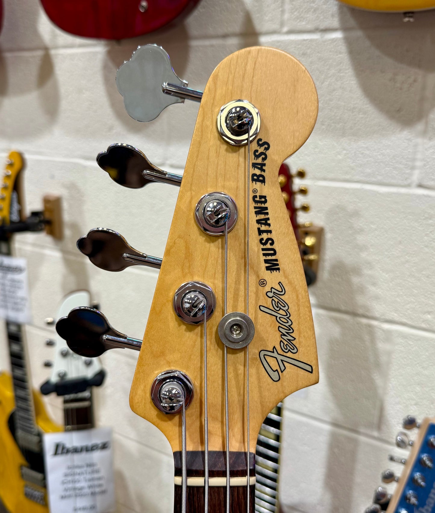 🔥2021 USA🔥 Fender American Performer Mustang Bass~ Aubergine Sparkle + COA!