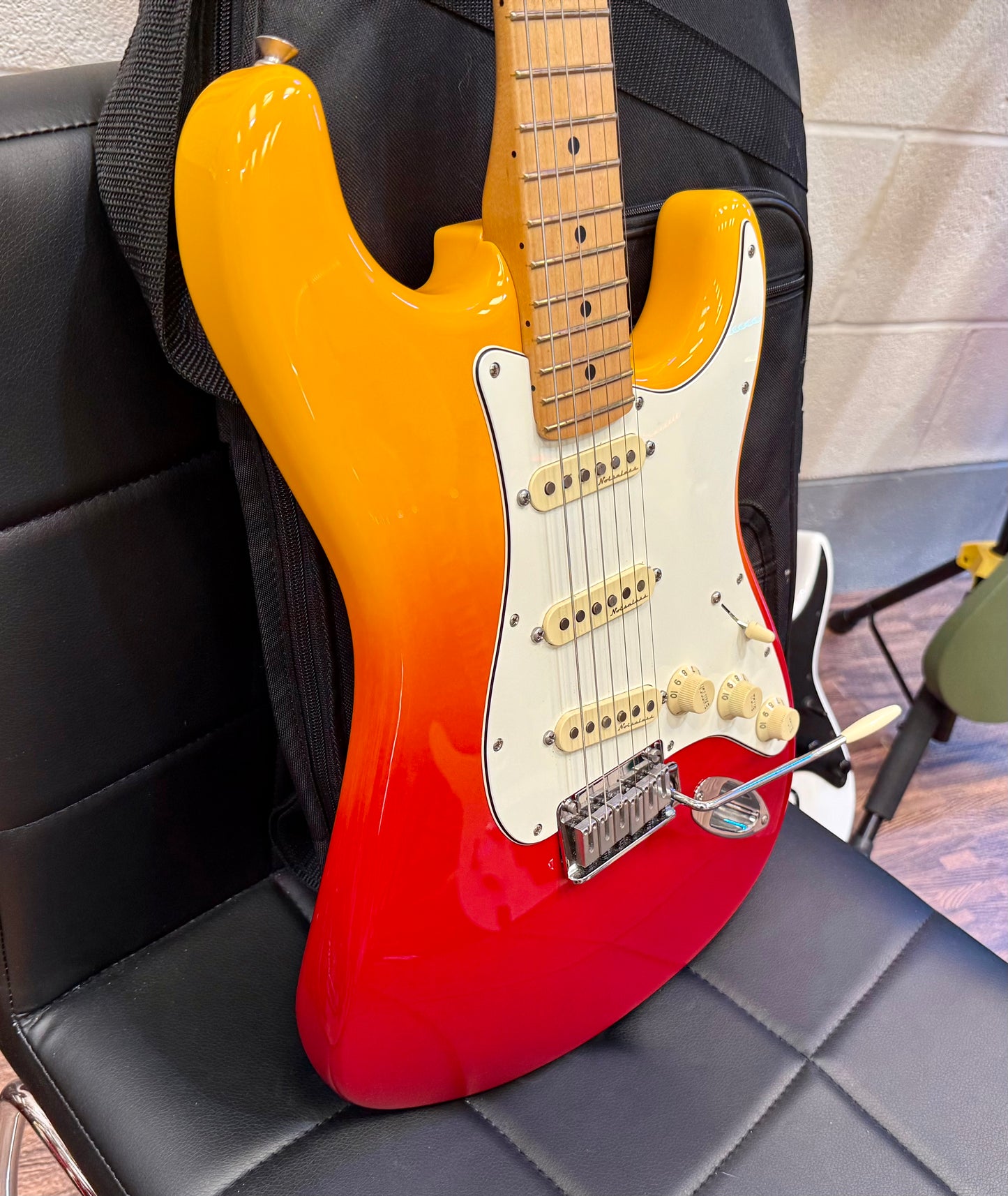 ☀️LIMITED EDITION☀️ Fender Player Plus Stratocaster ~ Tequila Sunrise~ Mexican!