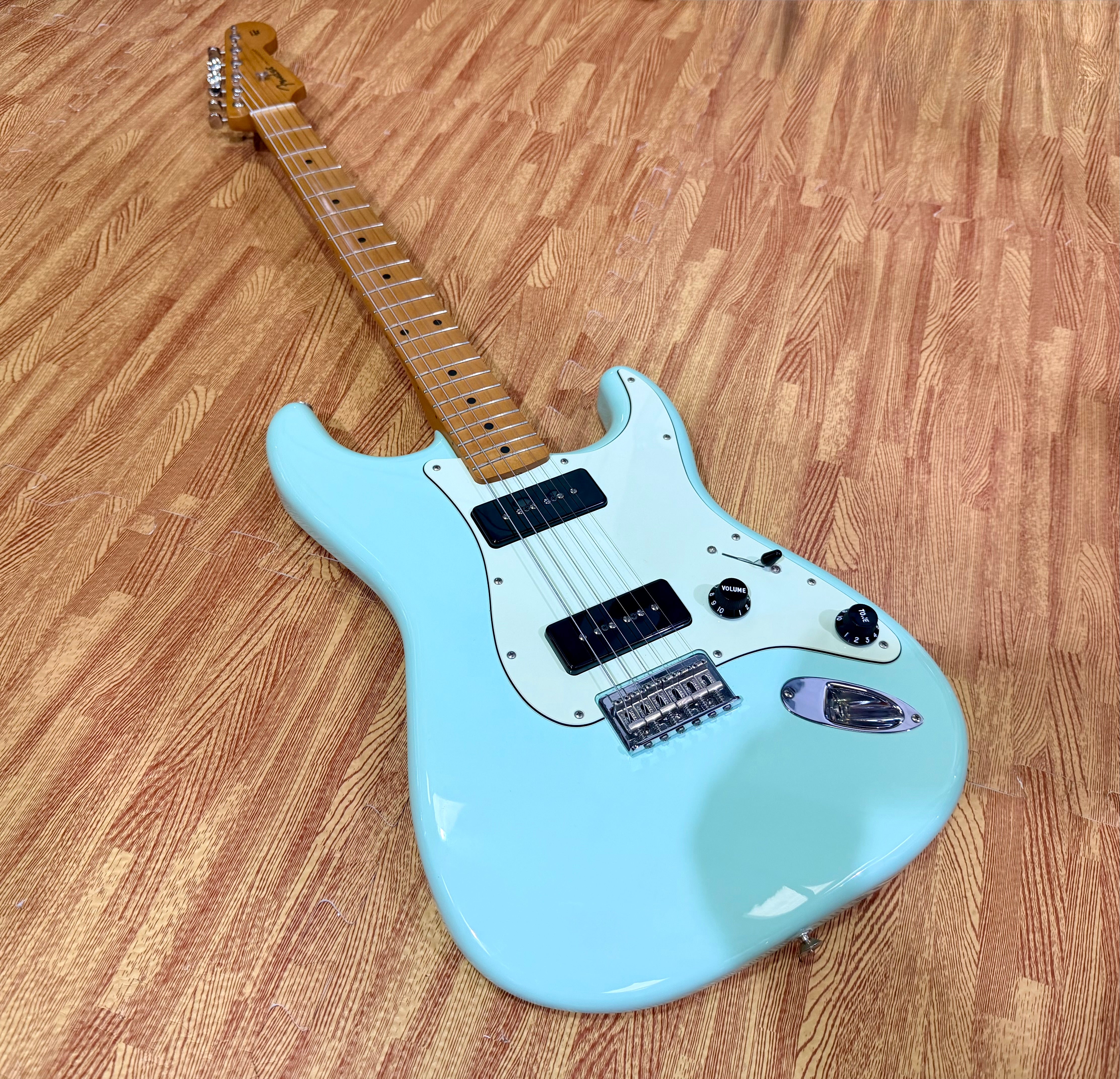 ✨2021✨ Fender Noventa Stratocaster MN~ Surf Green~ Hardtail Mexican~ P90’s!