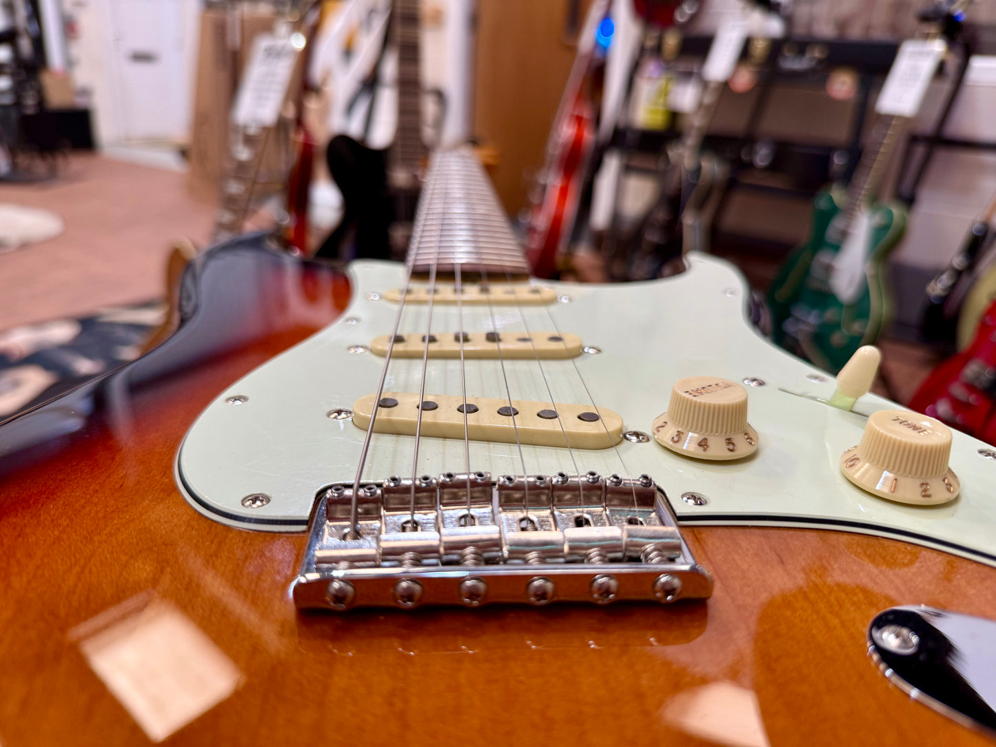 🌟2023🌟 Fender Robert Cray Signature Stratocaster~ Custom Shop P’ups~ Sunburst!