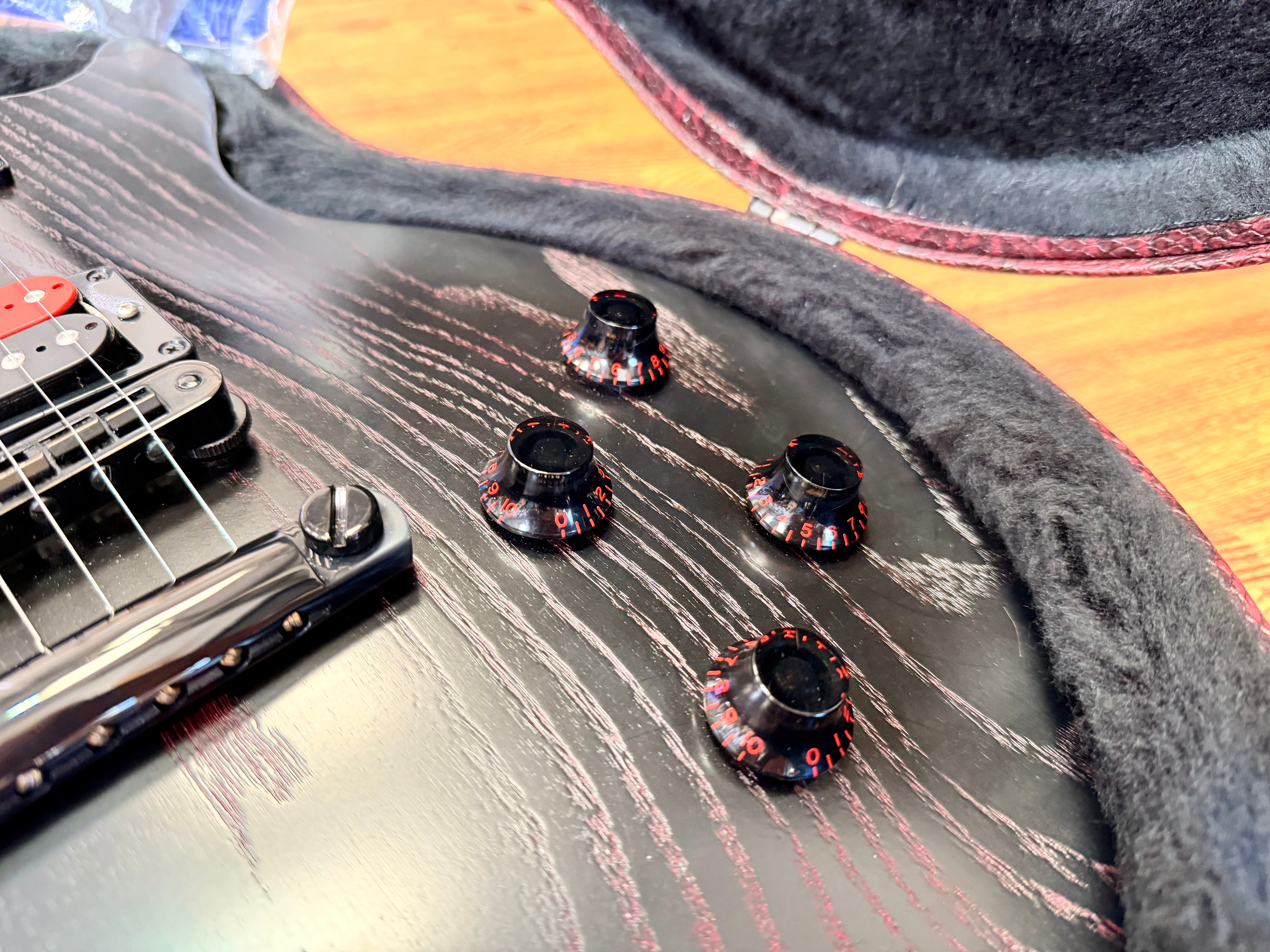 🔥RARE🔥 2003 Gibson Les Paul Voodoo Limited Run~Ebony + JuJu + Snakeskin Case!