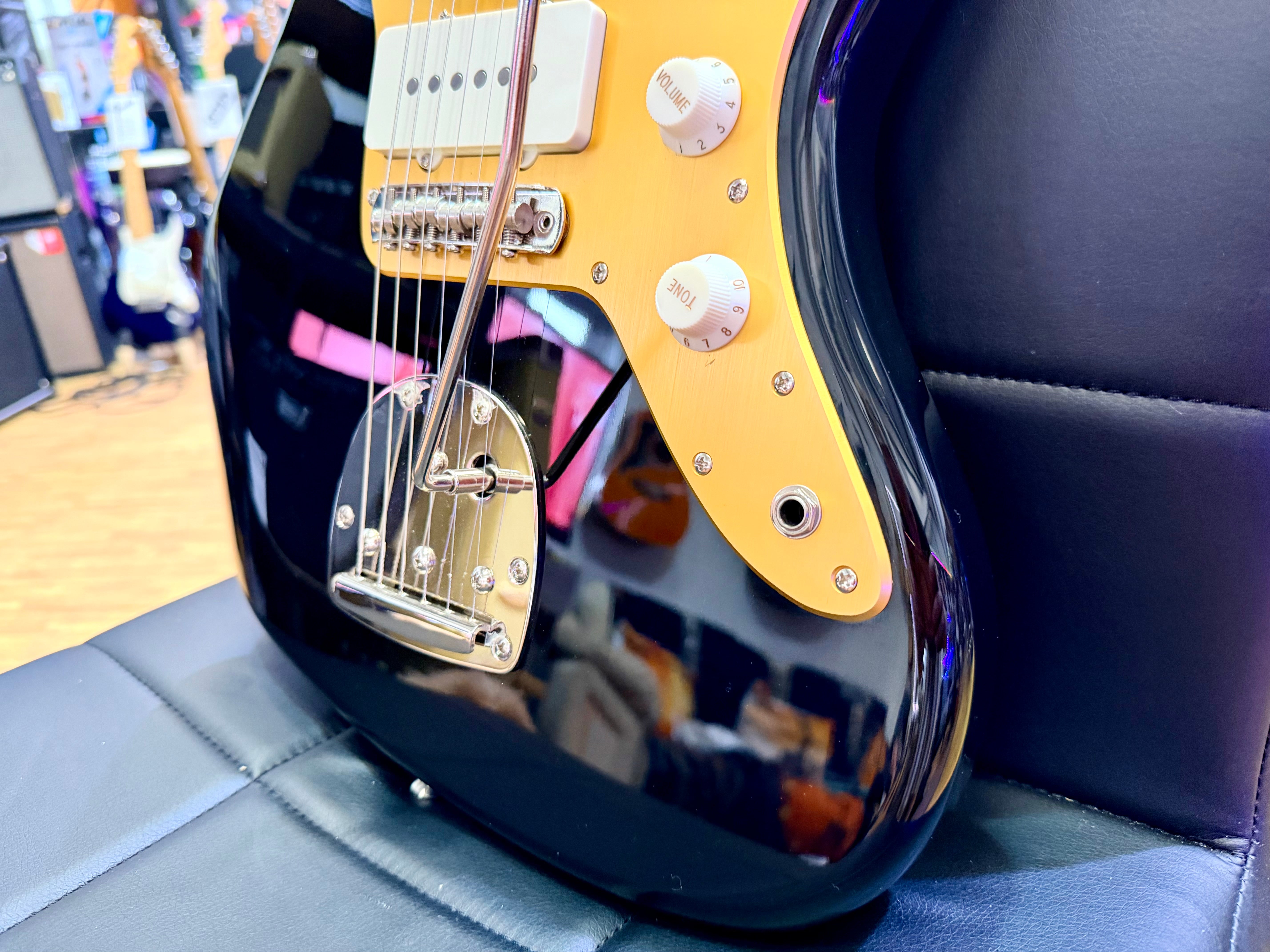 ✨1/250✨ Limited Edition Squier Classic Vibe 60’s Jazzmaster FSR Black & Gold!