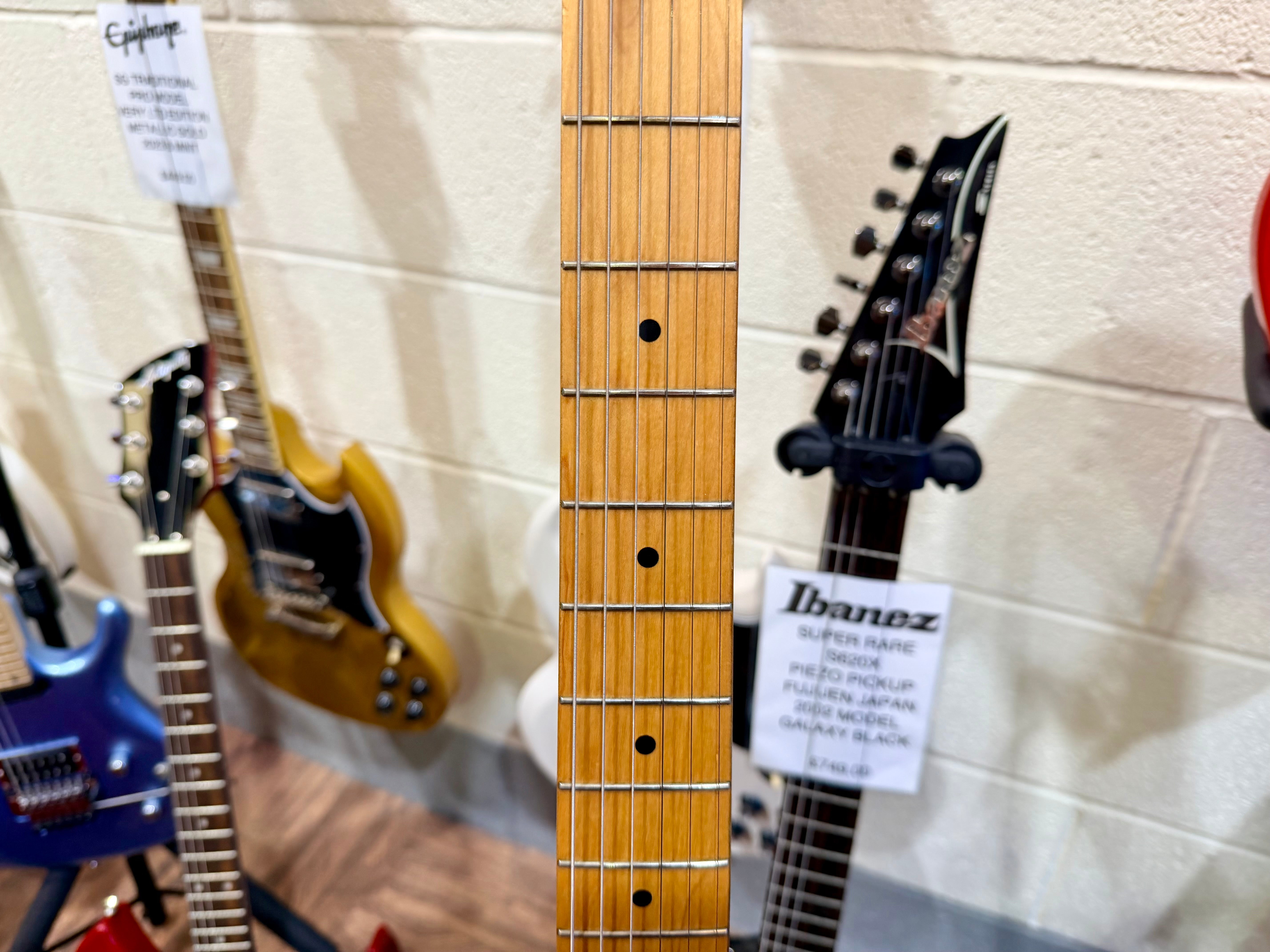 🎸 1995 KOREA 🎸Fender Squier Stratocaster~ Korean Made Strat~ Cherry Red!