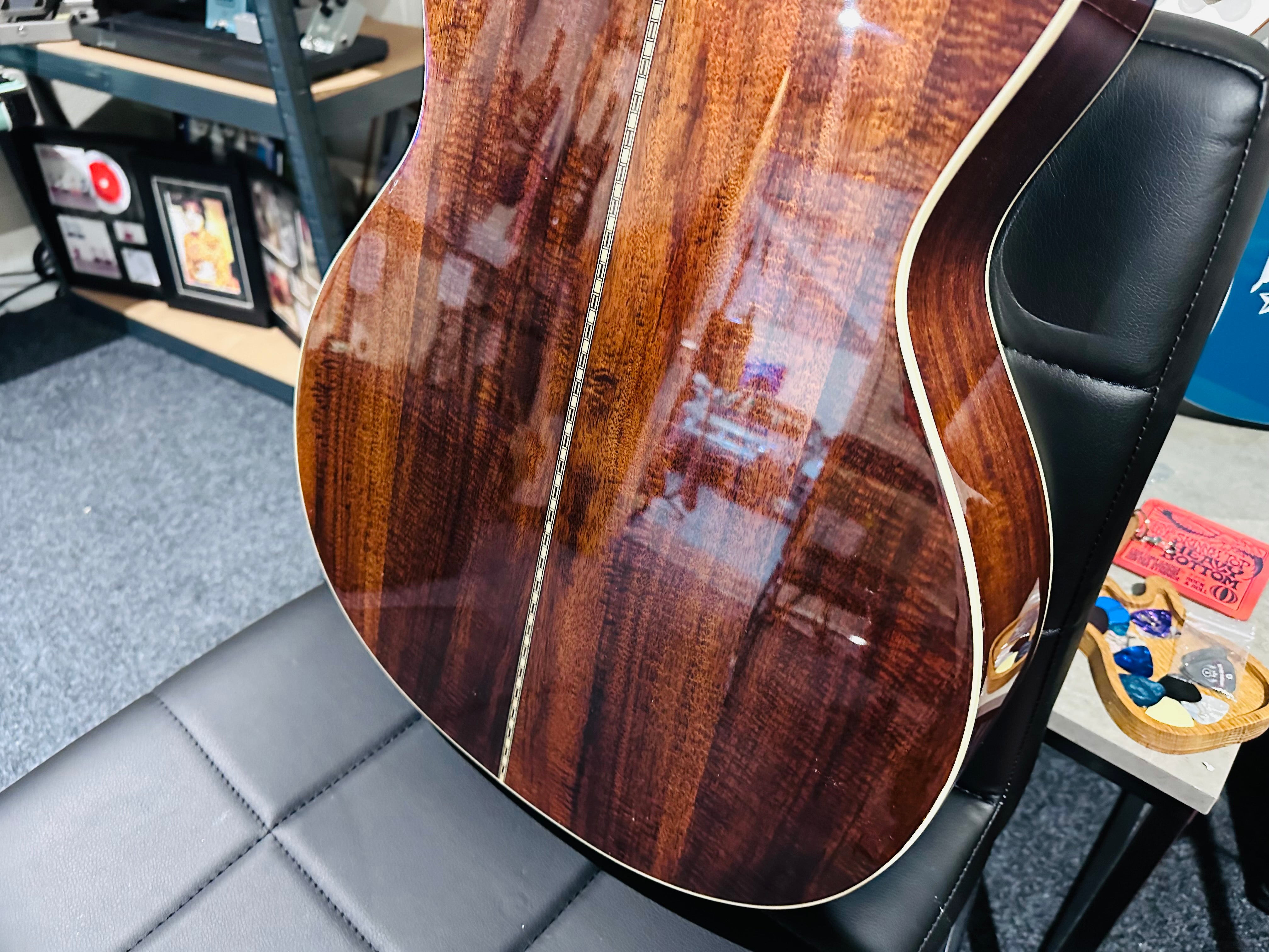 🌟BRAND NEW MODEL🌟 Vintage REVO ELEKTRA ~ Natural Silk Electro-Acoustic Guitar!