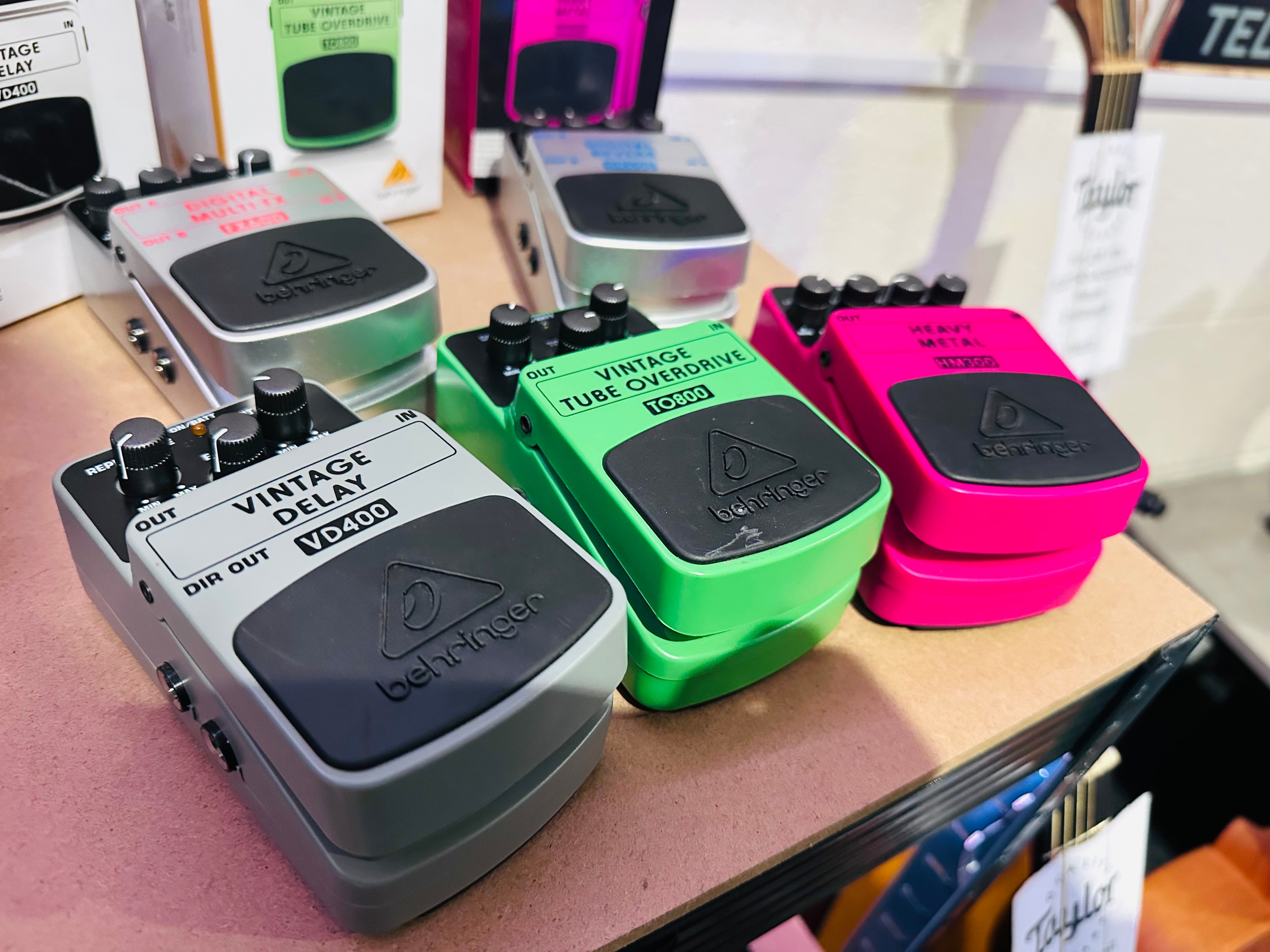 🎸 Behringer TO800 Vintage Tube Overdrive Guitar Effects Pedal~ BOXED 🎸