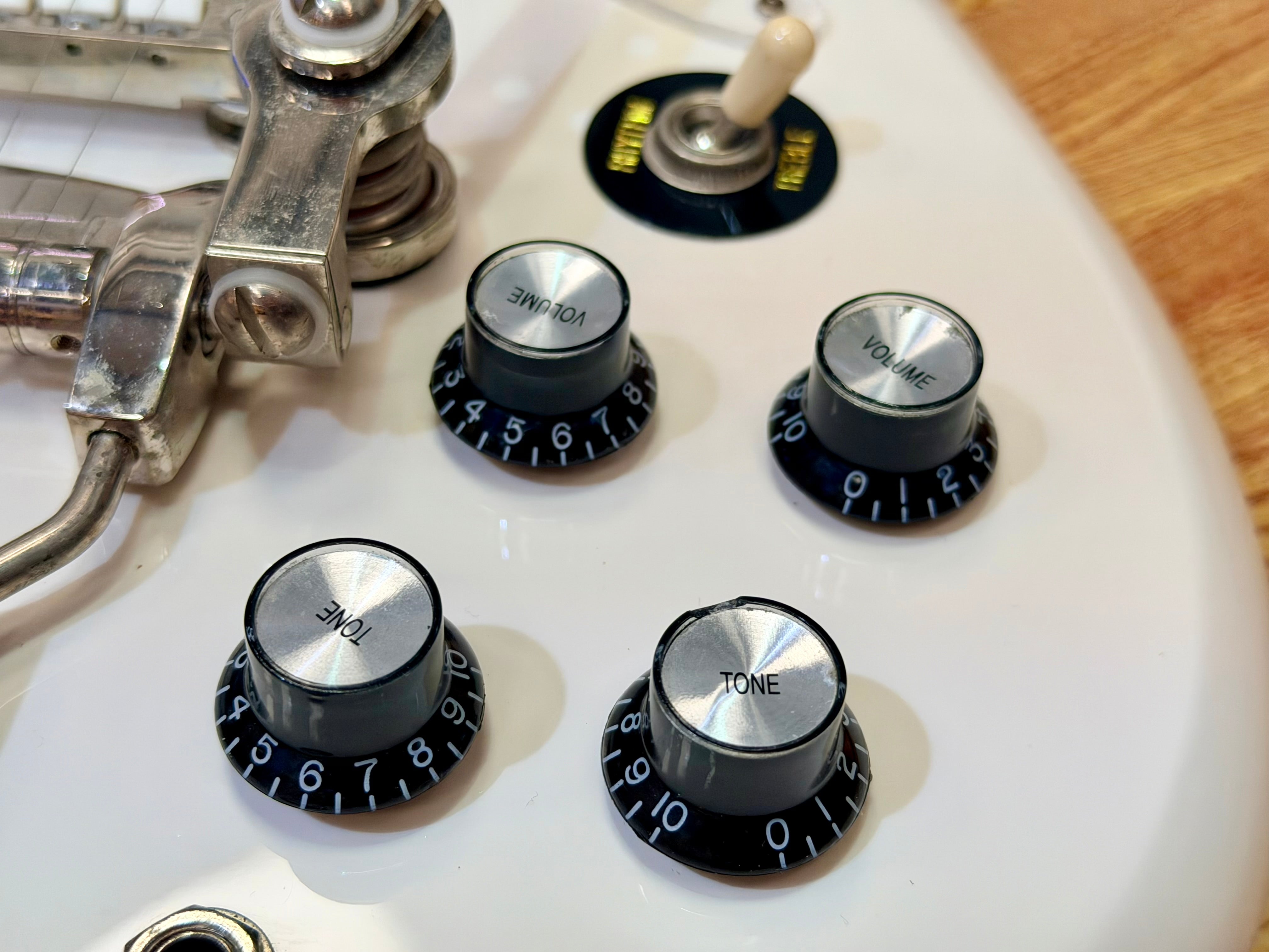 ✨2024✨ Epiphone Crestwood Custom Tremotone Polaris White~ Mini Humbuckers!