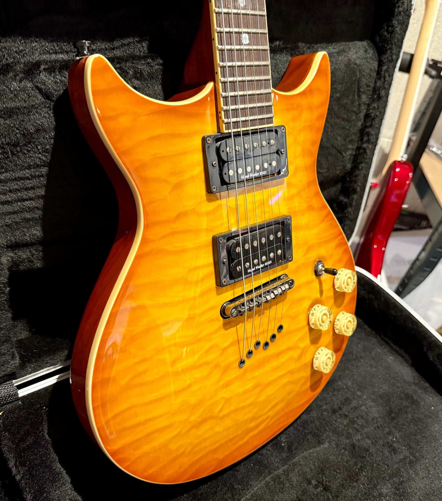 🌟RARE KOREAN🌟 Washburn Tabu Series TB-300 Double Cut~ Head Hunter P’ups~ Case!