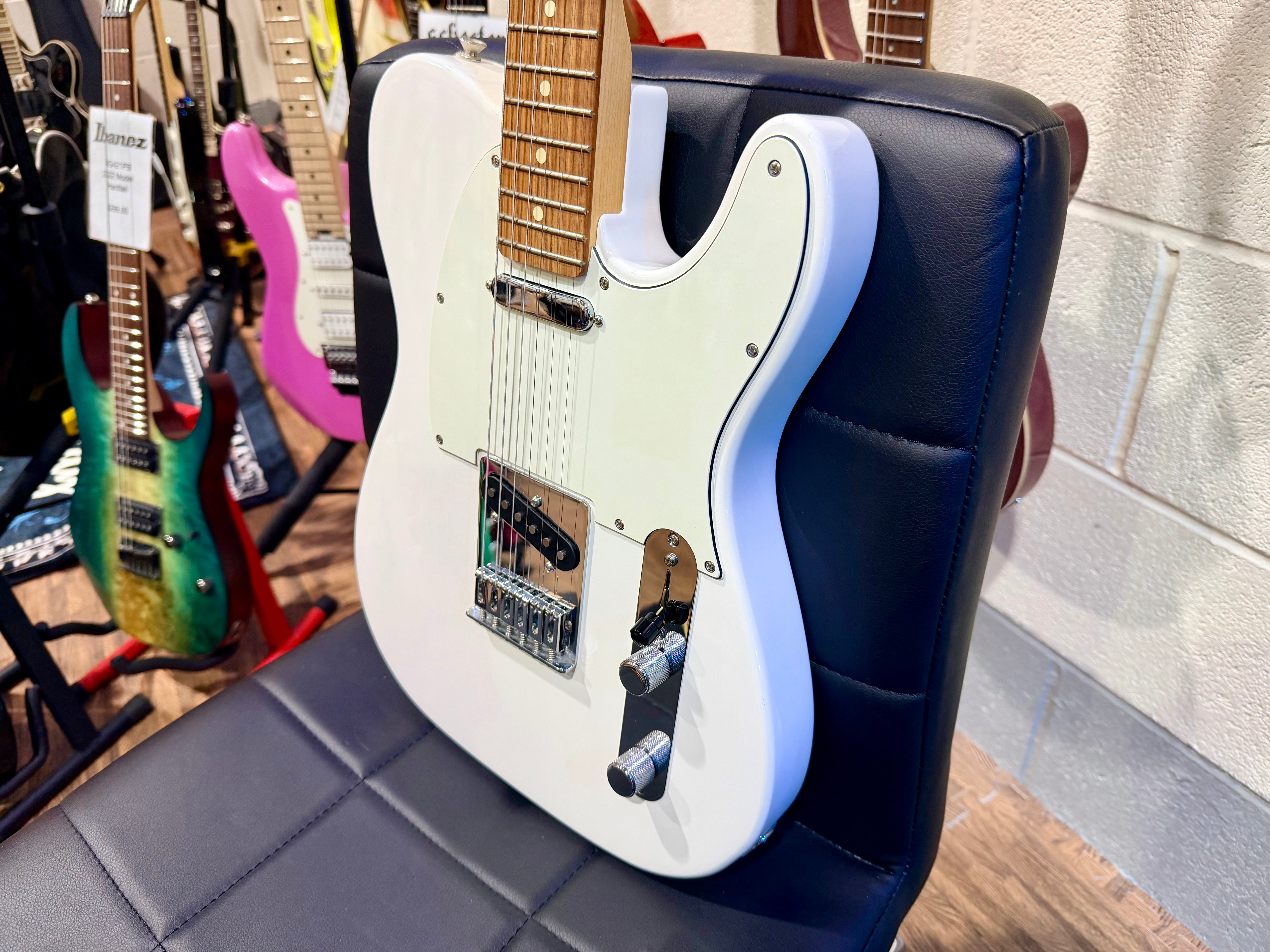 🌟MINT 2021🌟 Fender Player Telecaster Pau Ferro~Polar White~ Mexican MIM Tele