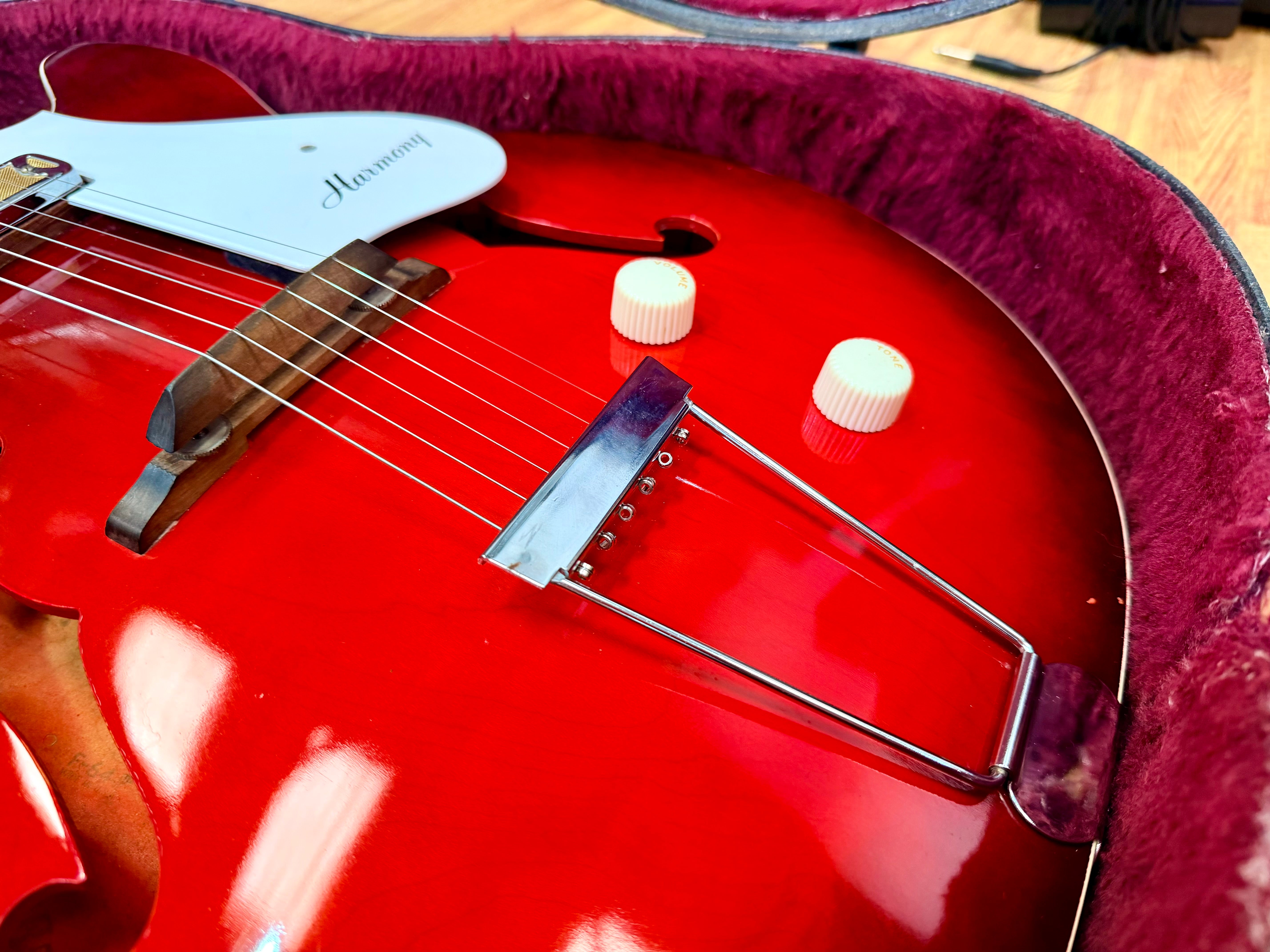 ✨VINTAGE✨ 1963 Harmony H53 Rocket~ Made in USA~ Semi-Hollow D’Armond P’up + Case