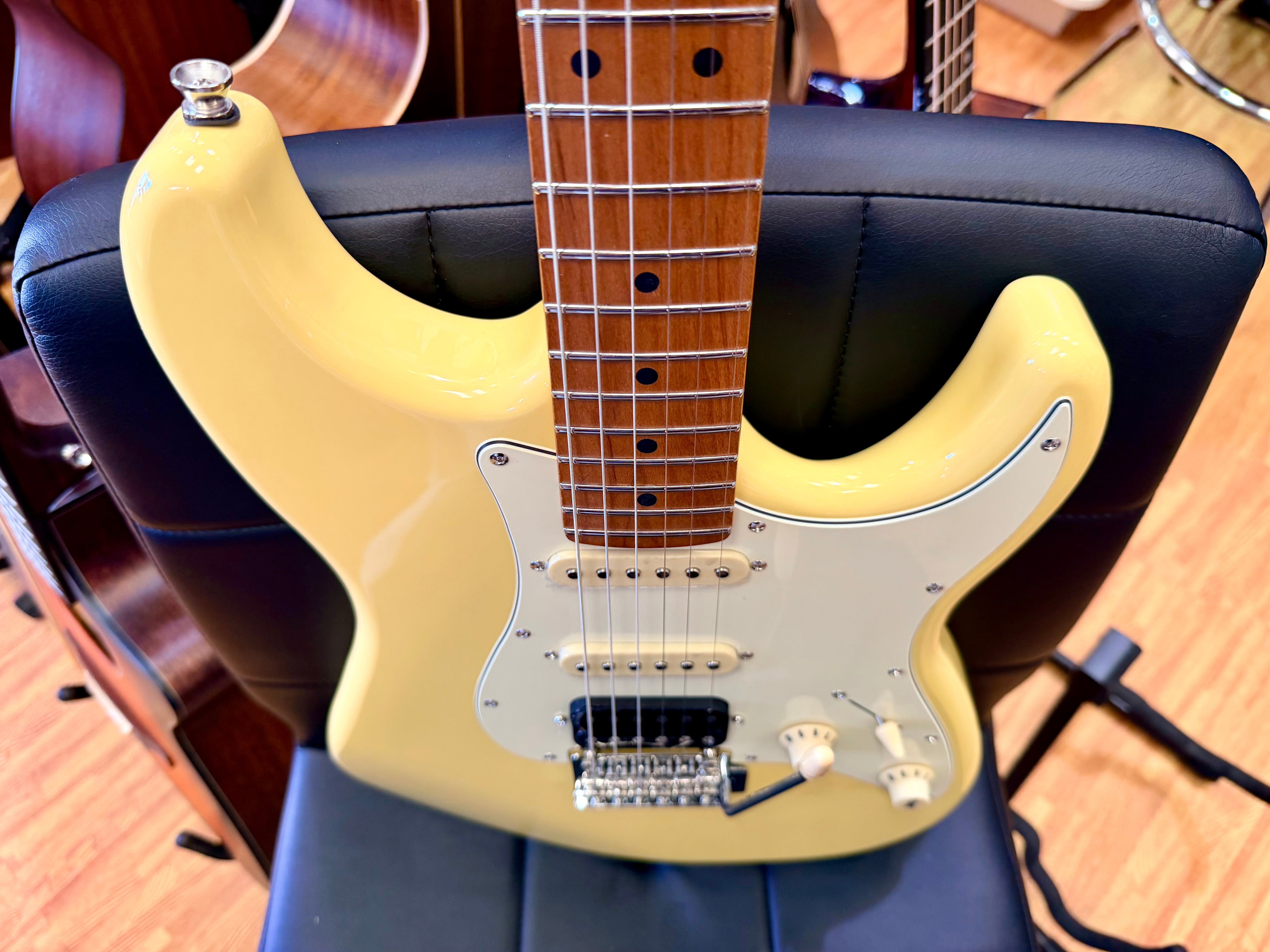 ⚡️NEW⚡️ JET JS-400 HSS Electric Guitar~ Vintage Yellow~ Strat~ 2026 Butterscotch