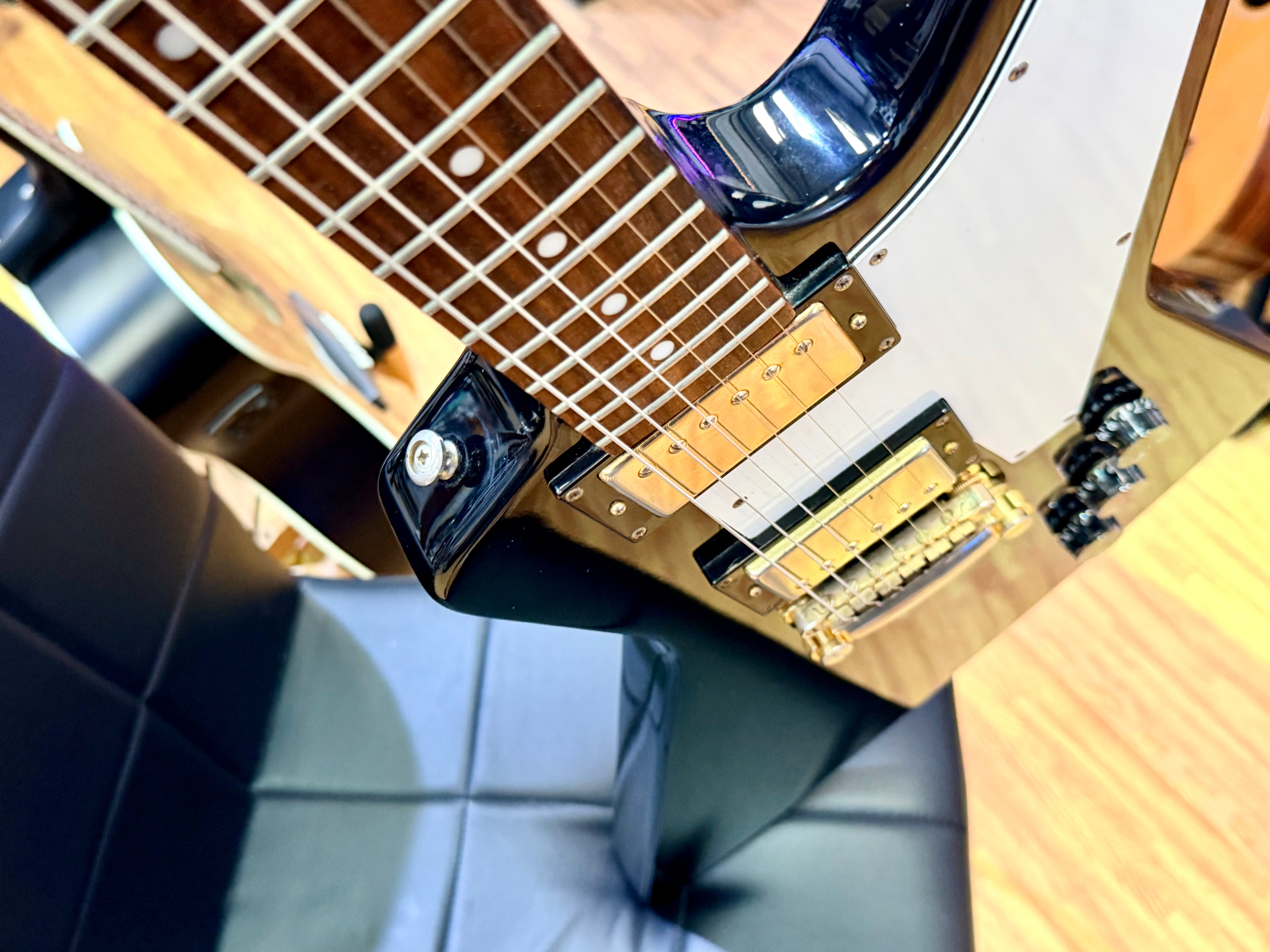 ⚡️2001⚡️ Epiphone ‘58 Explorer Black~ Korean Made 1958 ~ Gold Hardware~ Unsung MIK!