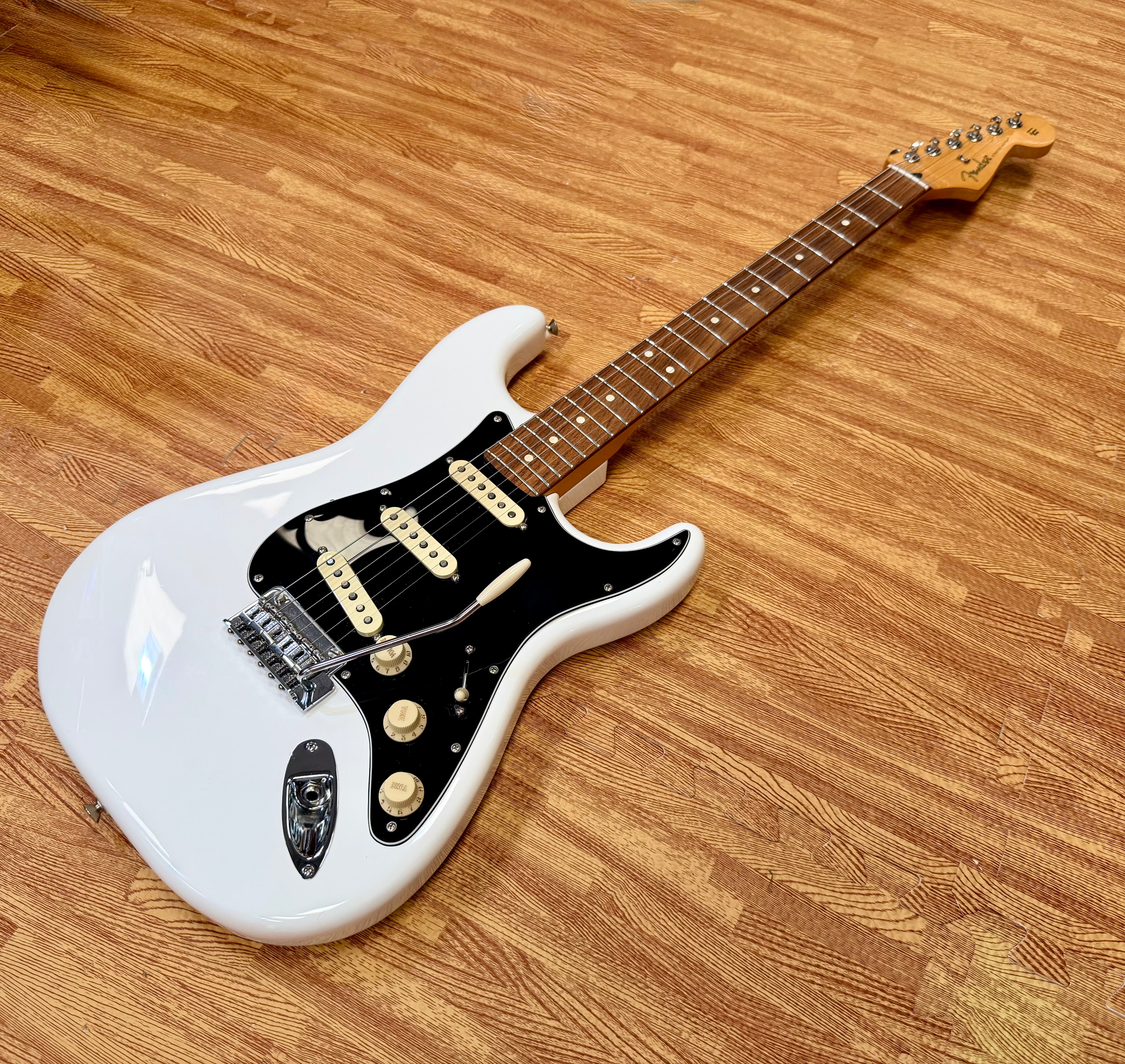⚡️2024⚡️ Fender Player II Stratocaster~ Polar White Electric Guitar~ Rosewood RW