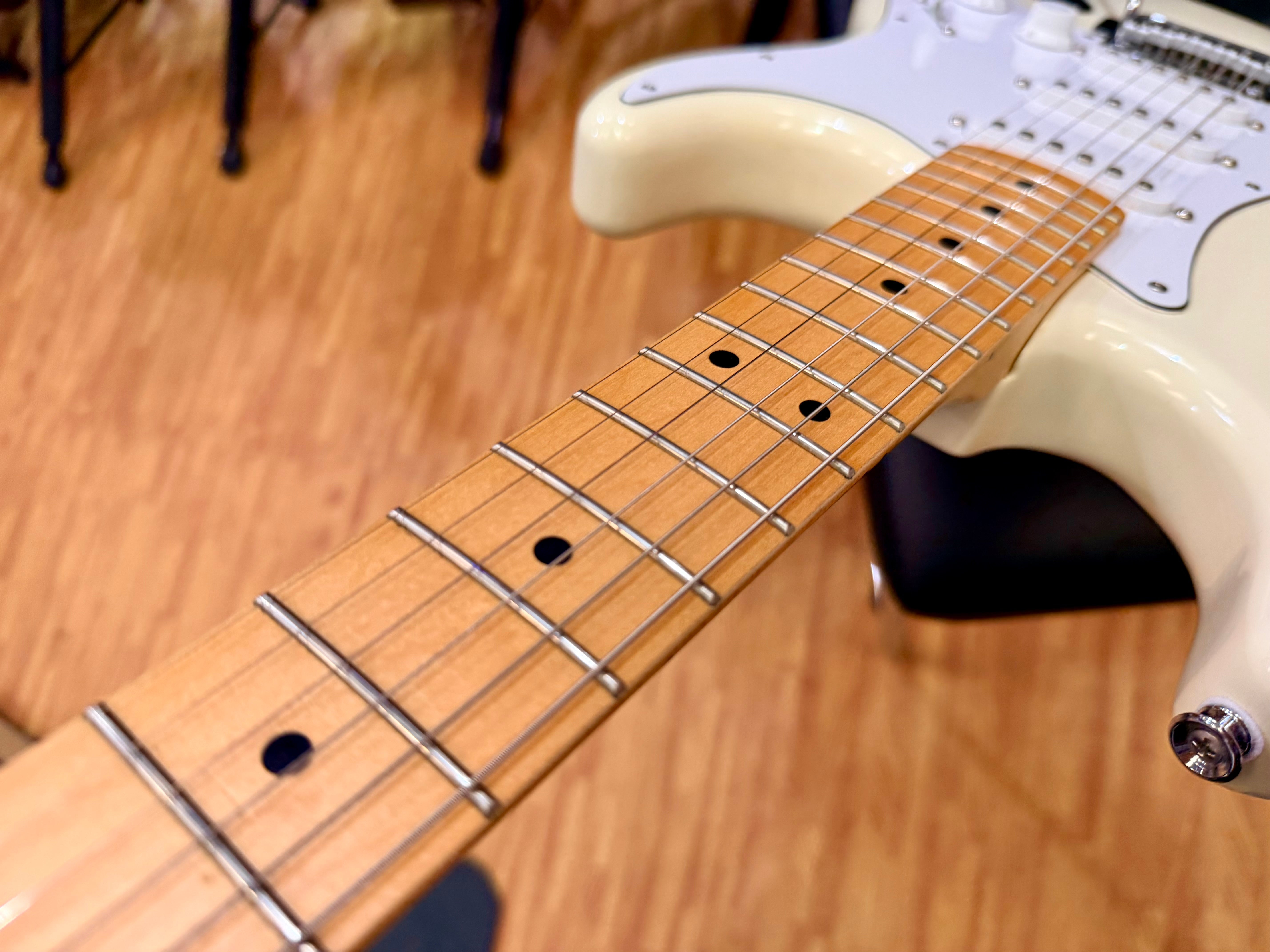 π2025π Fender Standard Stratocaster Electric Guitar~ Olympic White~ Maple Neck