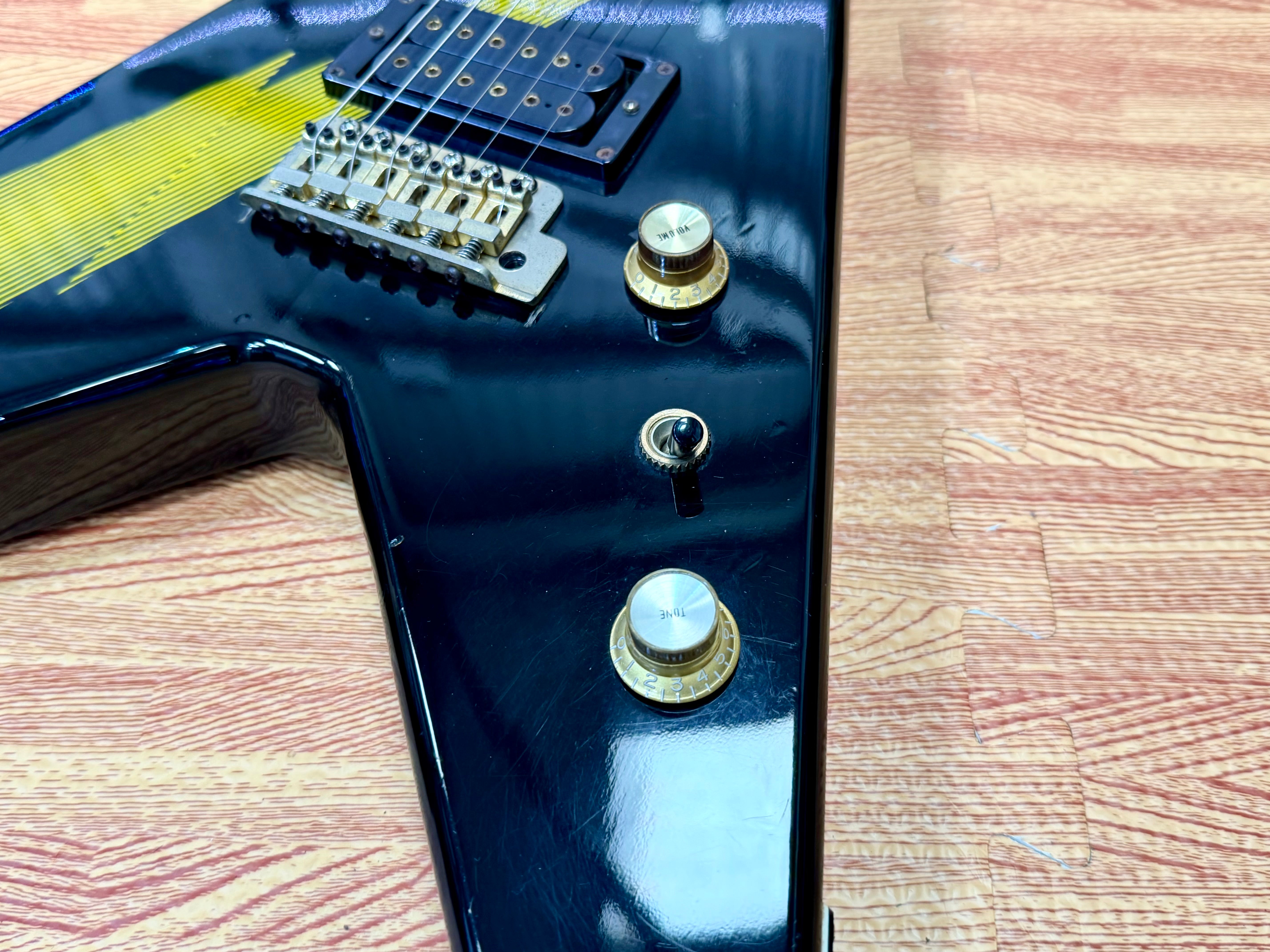π―π΅ 1983 JAPAN π―π΅ Aria Pro II XX Deluxe Flying V 1983 Lightning MIJ Matsumoku