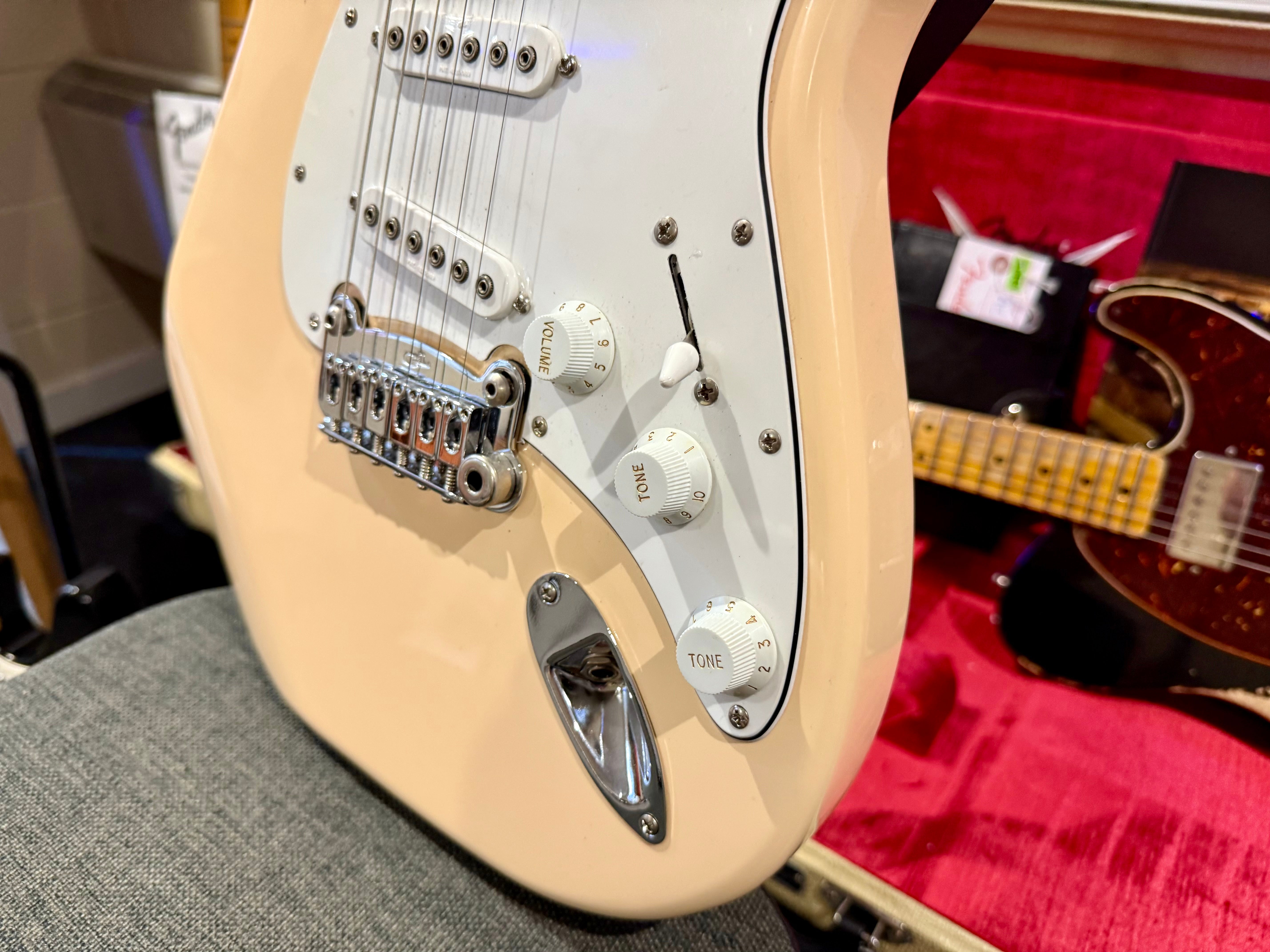 🔥EX-DEMO🔥 G&L Tribute S-500 Strat Style Electric Guitar~ Vintage White!