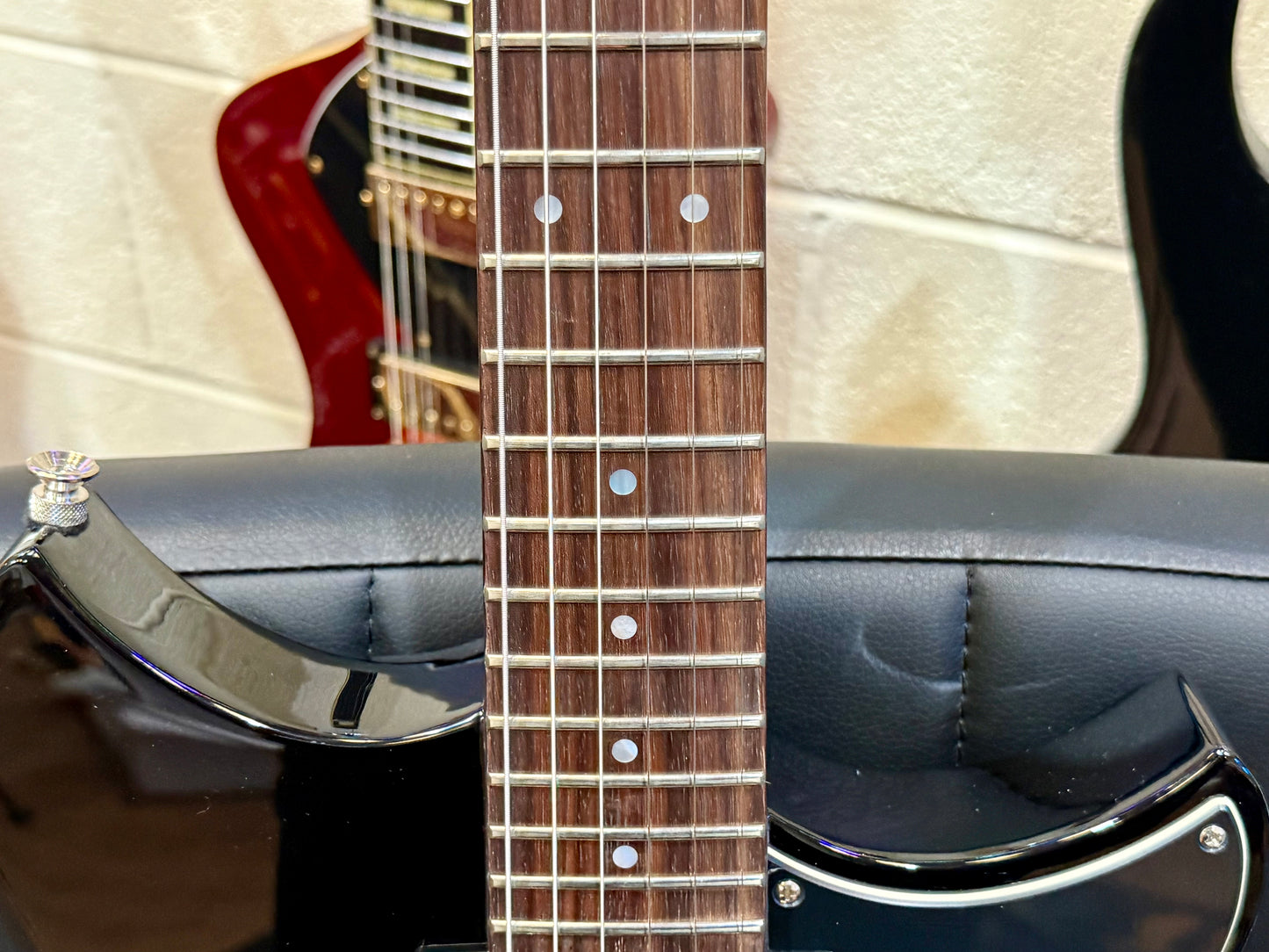 🌟BRAND NEW🌟 Yamaha Revstar Element RSE20~ Gloss Black~ Latest Model!