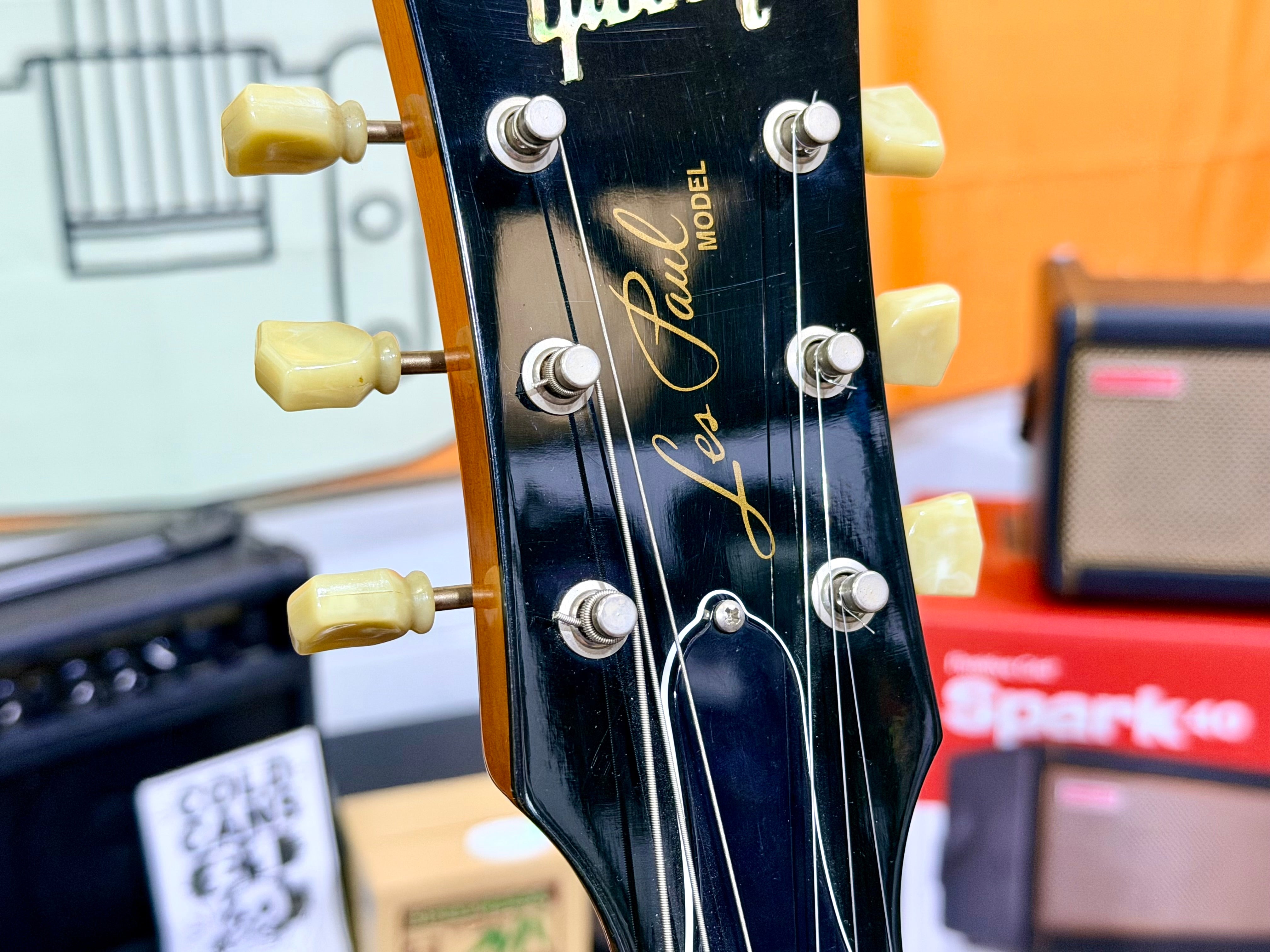 π 2005 Gibson USA Les Paul Standard Goldtop Jim Marshall OBE Signed + Case π