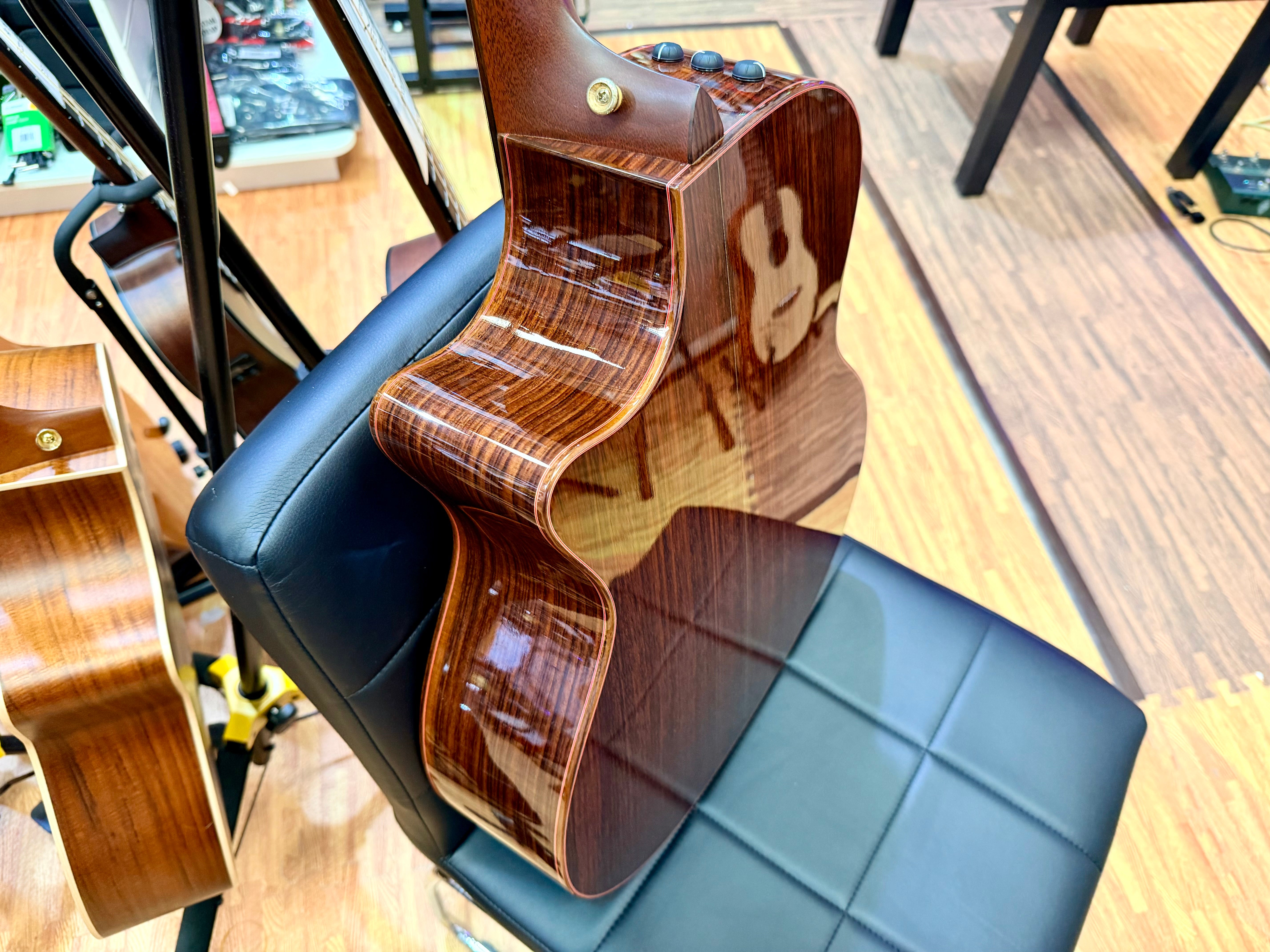 ✨BEAUTIFUL✨ 2011 Taylor 914ce Grand Auditorium~ Cindy Inlay~ Electro Acoustic!