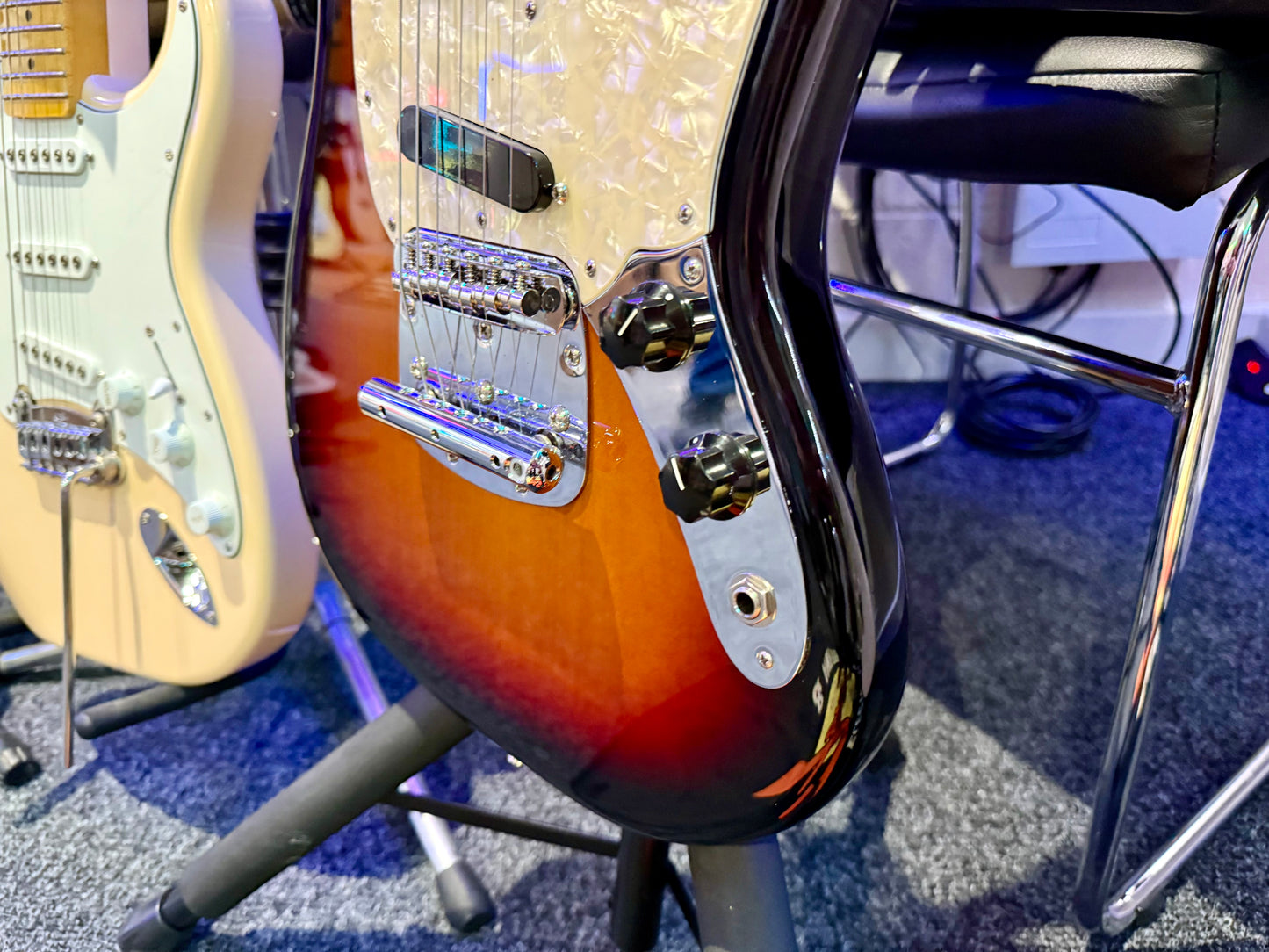 🔥2018 USA🔥 Fender American Performer Mustang~ 3-Color Sunburst~ Case & Docs!