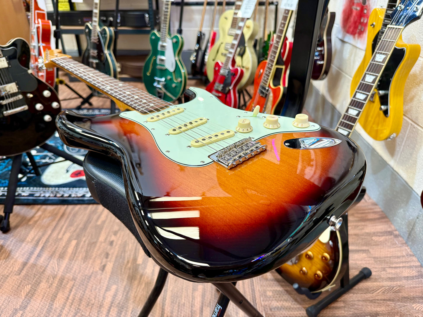 🌟2023🌟 Fender Robert Cray Signature Stratocaster~ Custom Shop P’ups~ Sunburst!