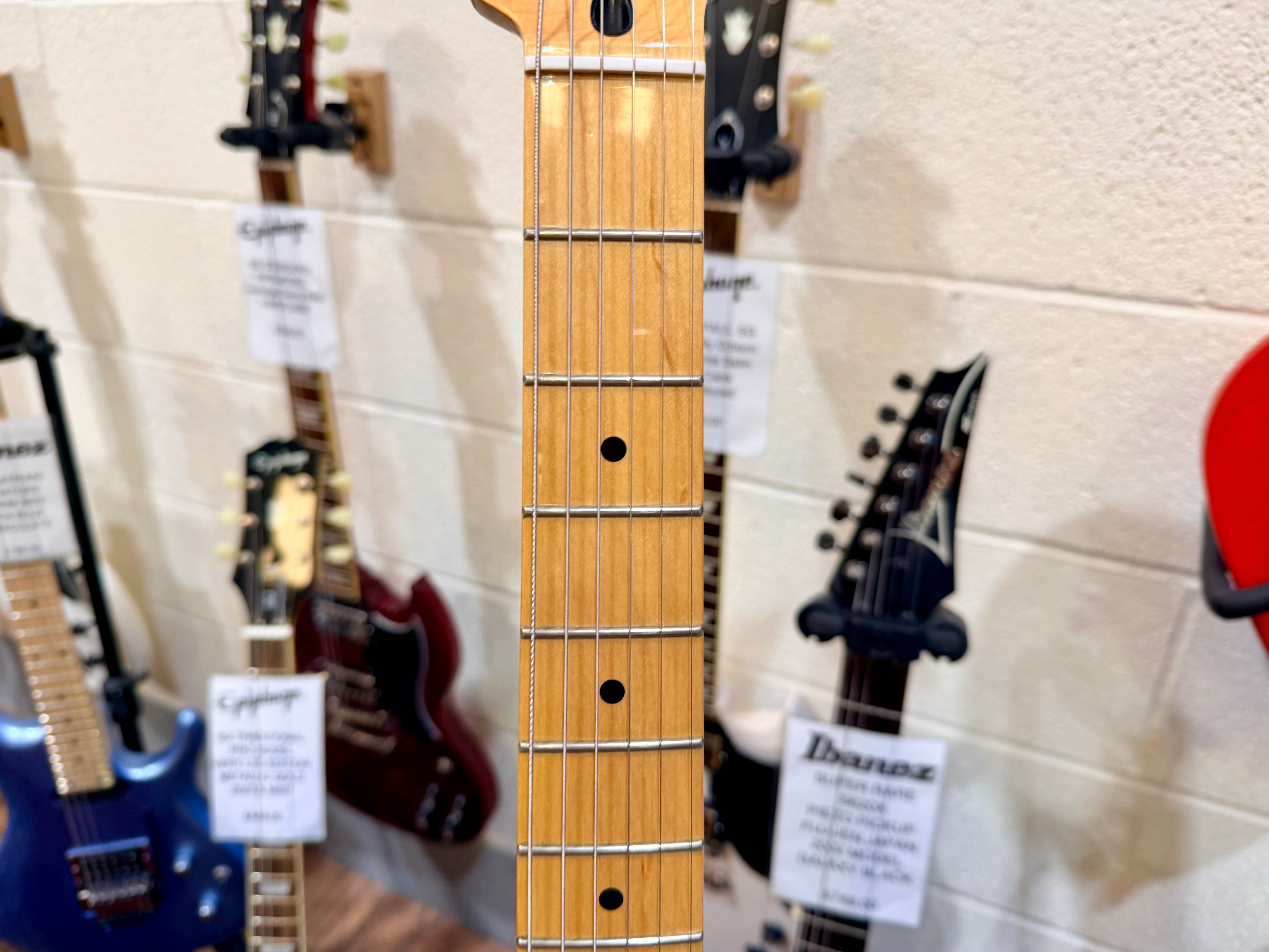 🌟2014🌟 Fender Standard Stratocaster~ Mexican Strat~ Arctic White~ Hard Case!