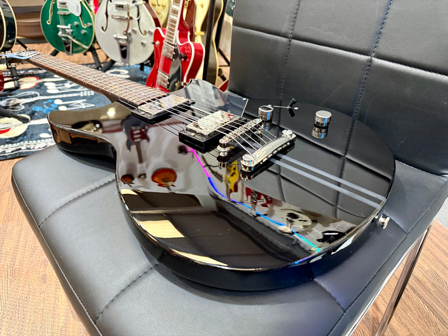 🌟BRAND NEW🌟 Yamaha Revstar Element RSE20~ Gloss Black~ Latest Model!