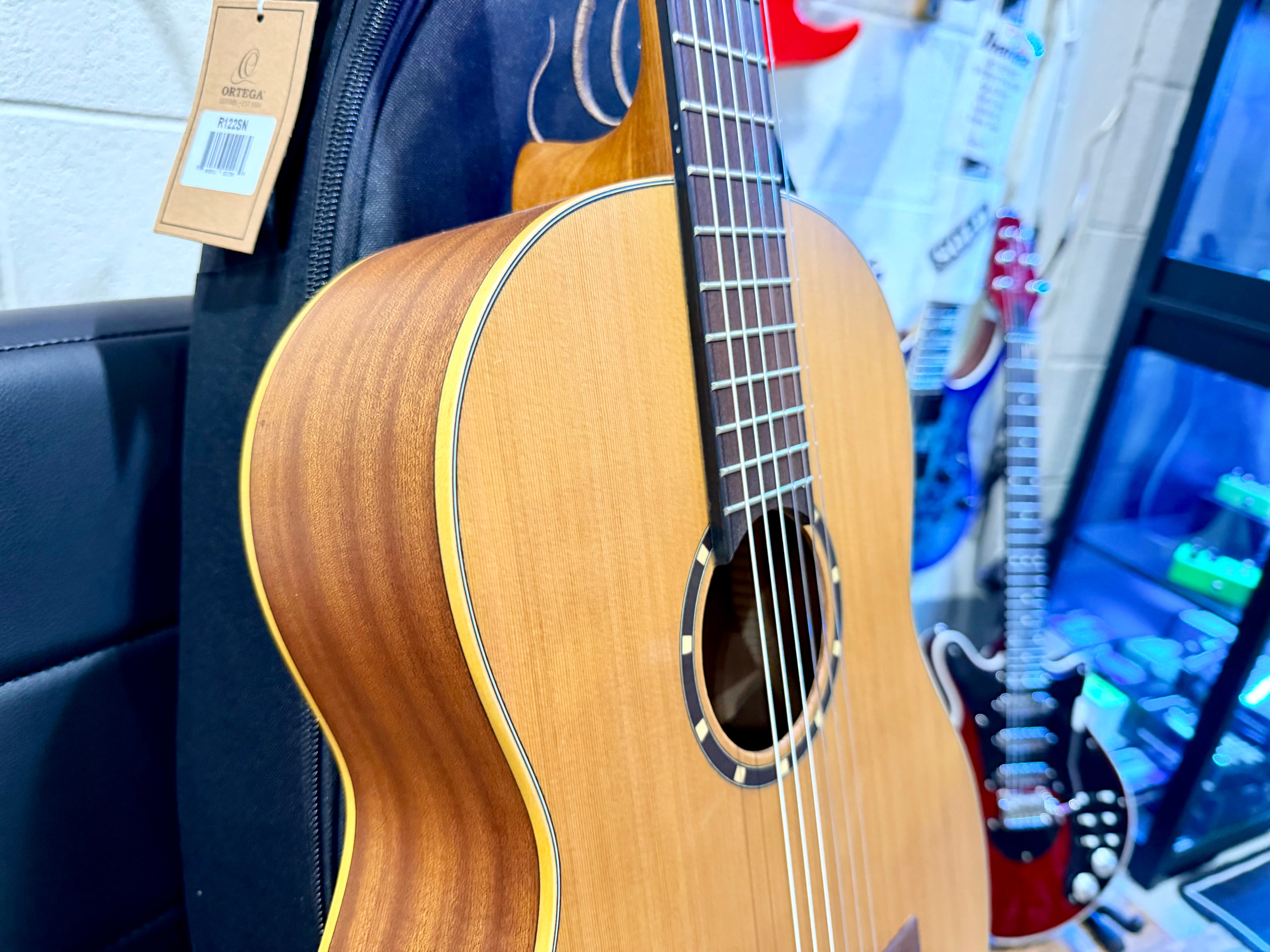 🔥FREE GIG BAG🔥 Ortega R122SN Classical Acoustic Guitar~ Family Series~ NEW!