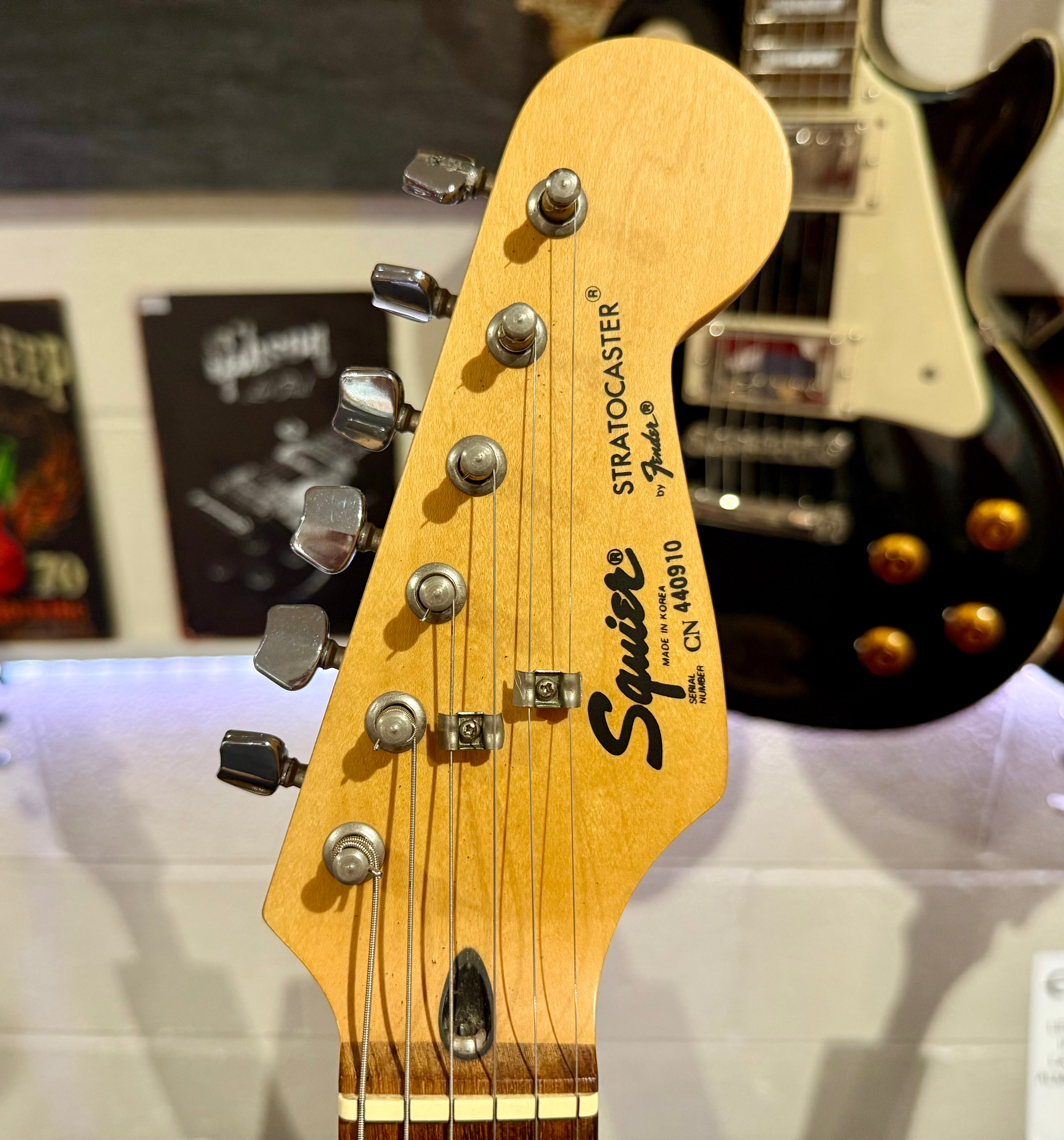 🌟RARE KOREAN🌟 1990’s Fender Squier Stratocaster~ Black & white Classic Strat!