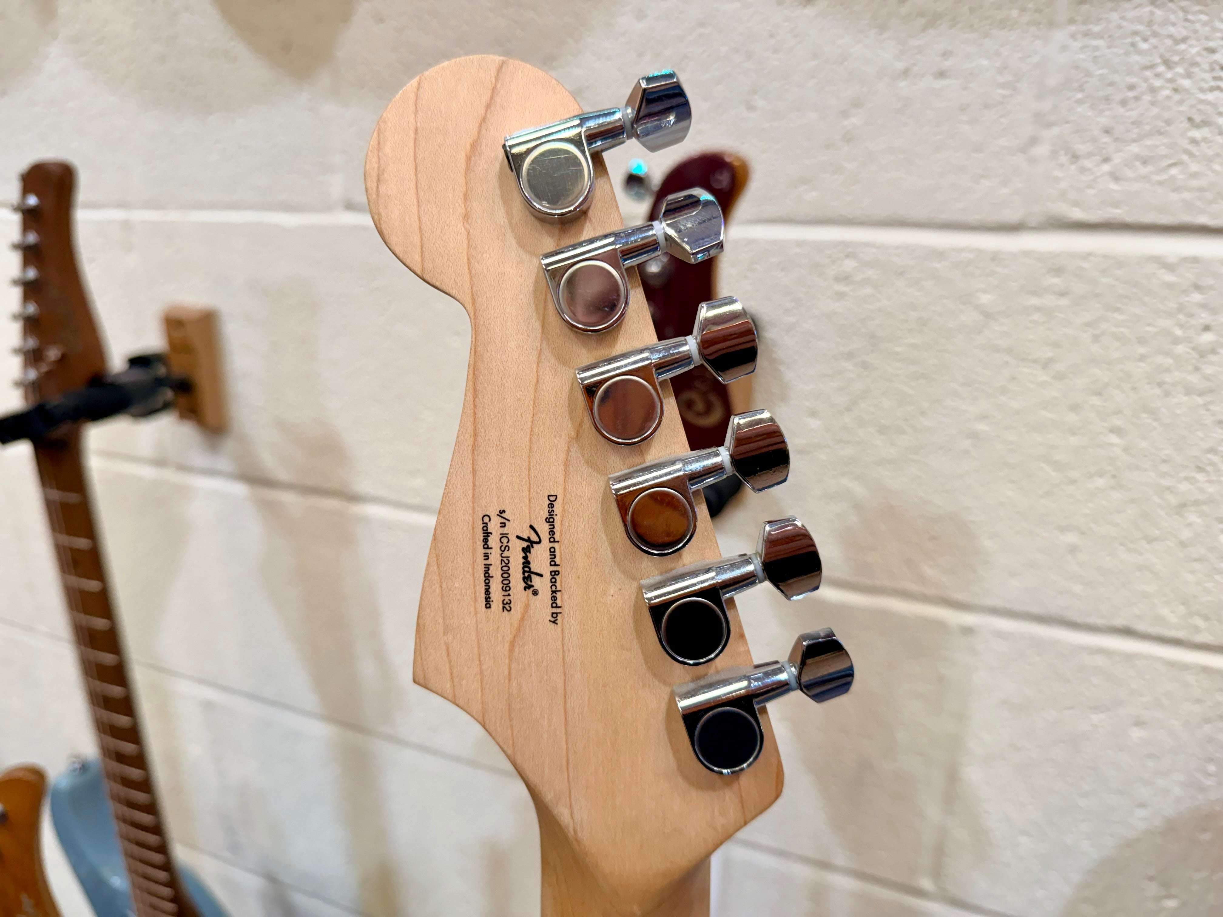 🌟LIMITED EDITION🌟 Fender Squier FSR Bullet Stratocaster~ Metallic Purple/Blue!