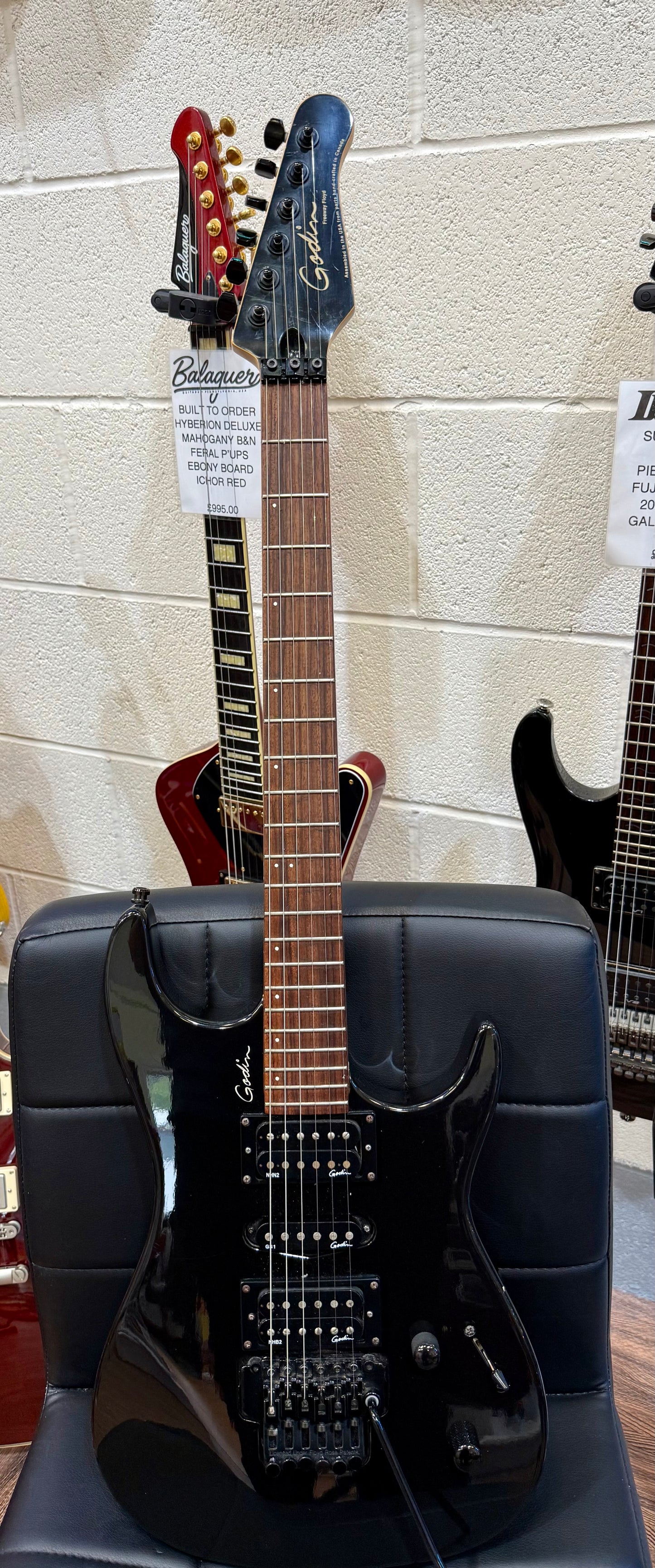 🔥VERY RARE🔥 Godin Freeway Floyd Superstrat Electric Guitar~ Black Pearl~ Case!