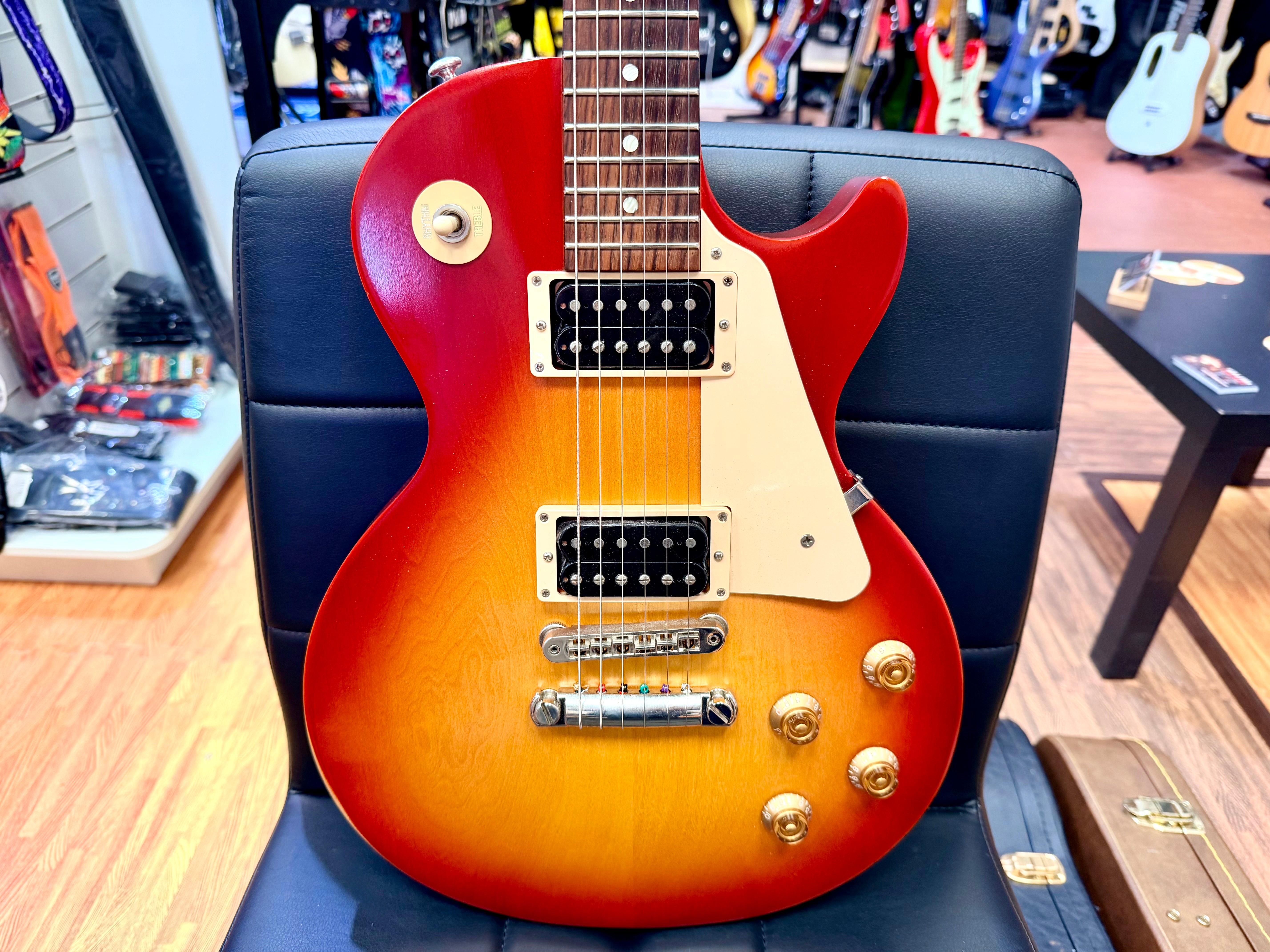 ✨ 2019 USA ✨ Gibson Les Paul Tribute Satin Cherry Sunburst + Deluxe Gig Bag!