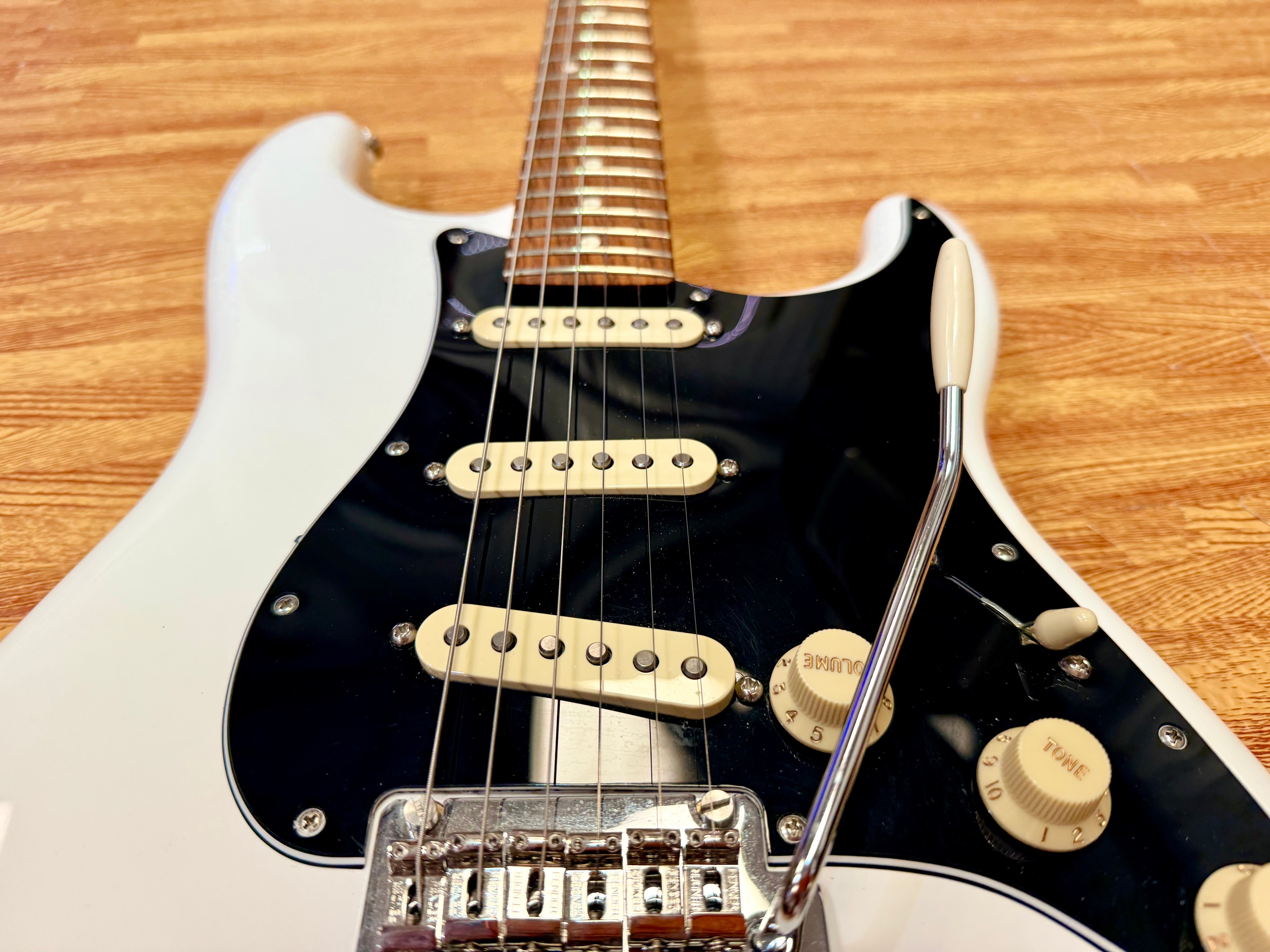 ⚡️2024⚡️ Fender Player II Stratocaster~ Polar White Electric Guitar~ Rosewood RW