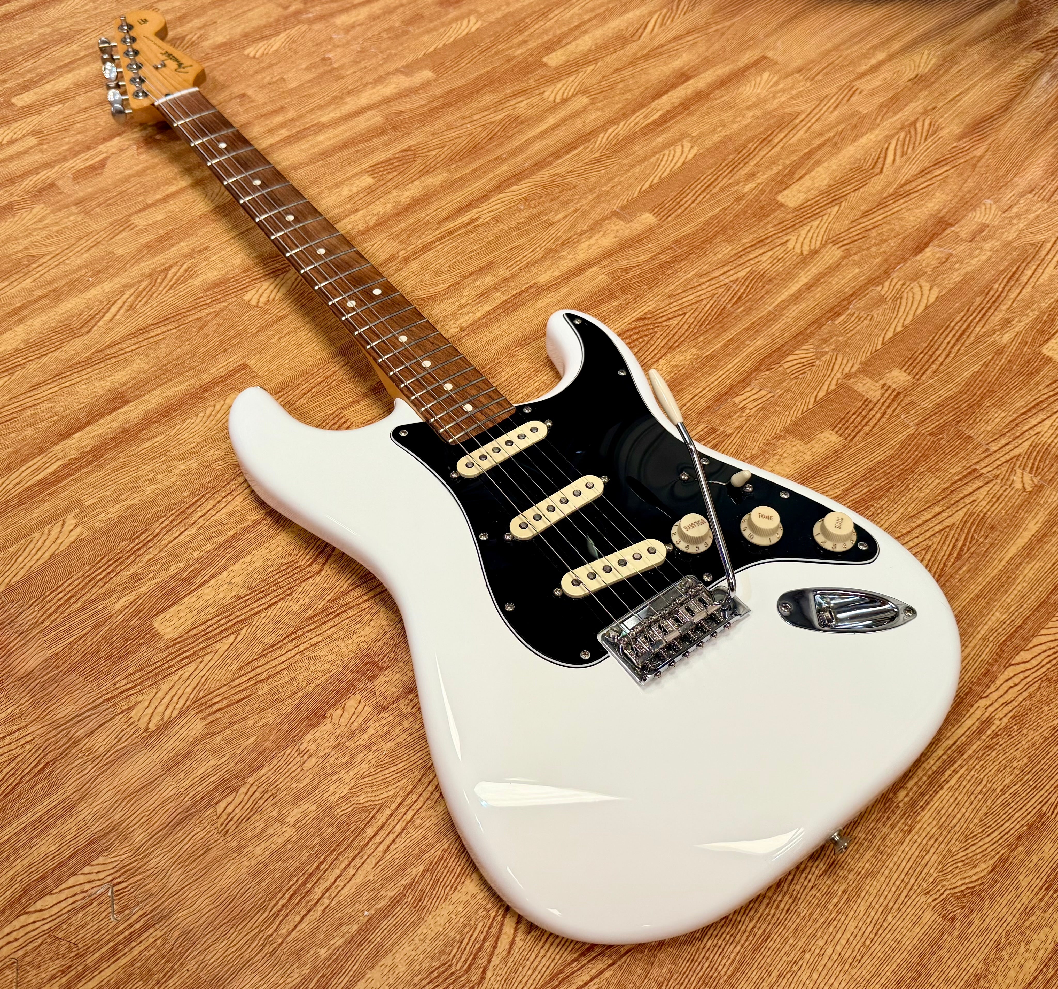 ⚡️2024⚡️ Fender Player II Stratocaster~ Polar White Electric Guitar~ Rosewood RW