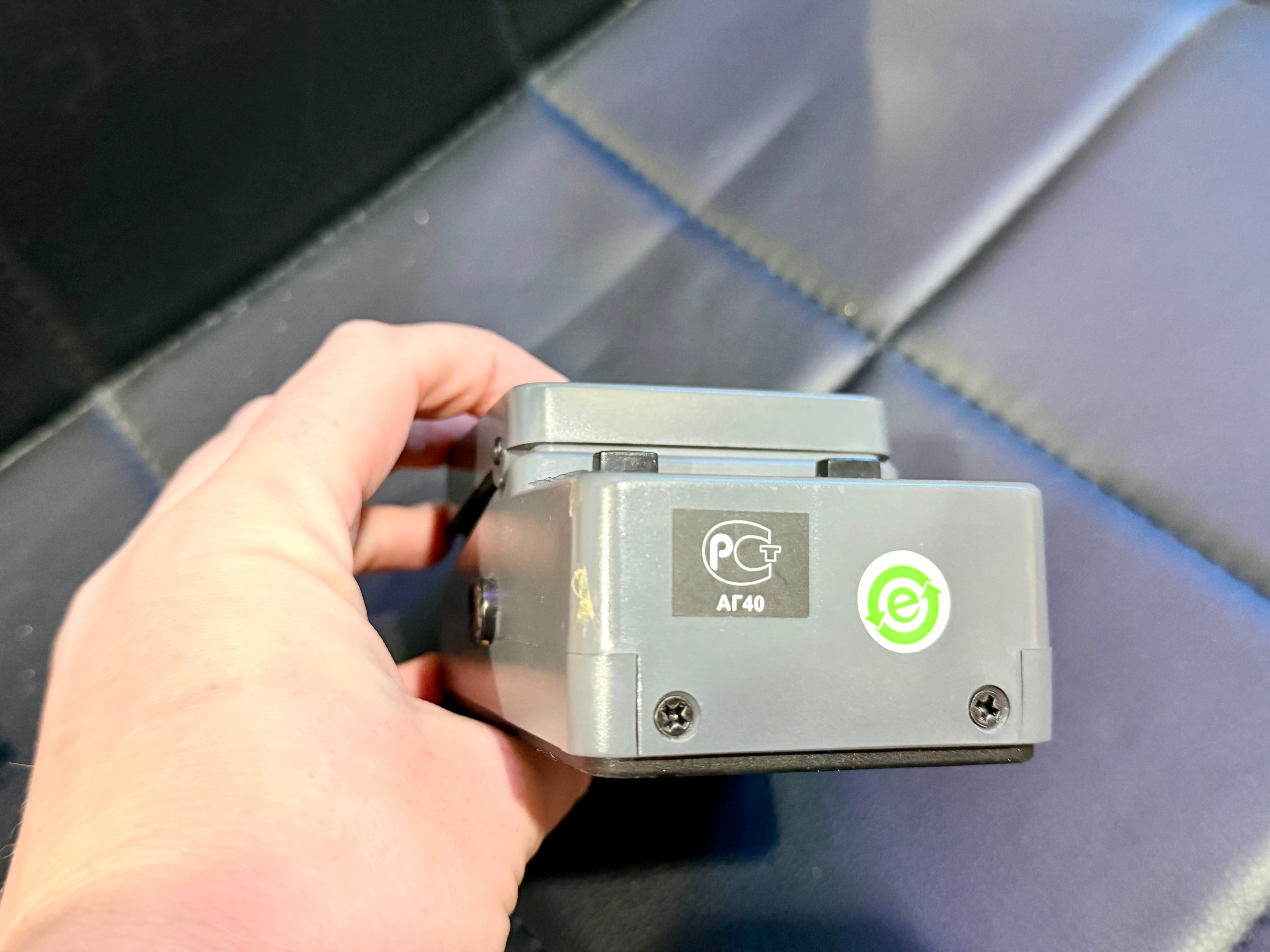 🎸 Behringer TU300 Chromatic Guitar/Bass Tuner Pedal~ Good Working Order 🎸