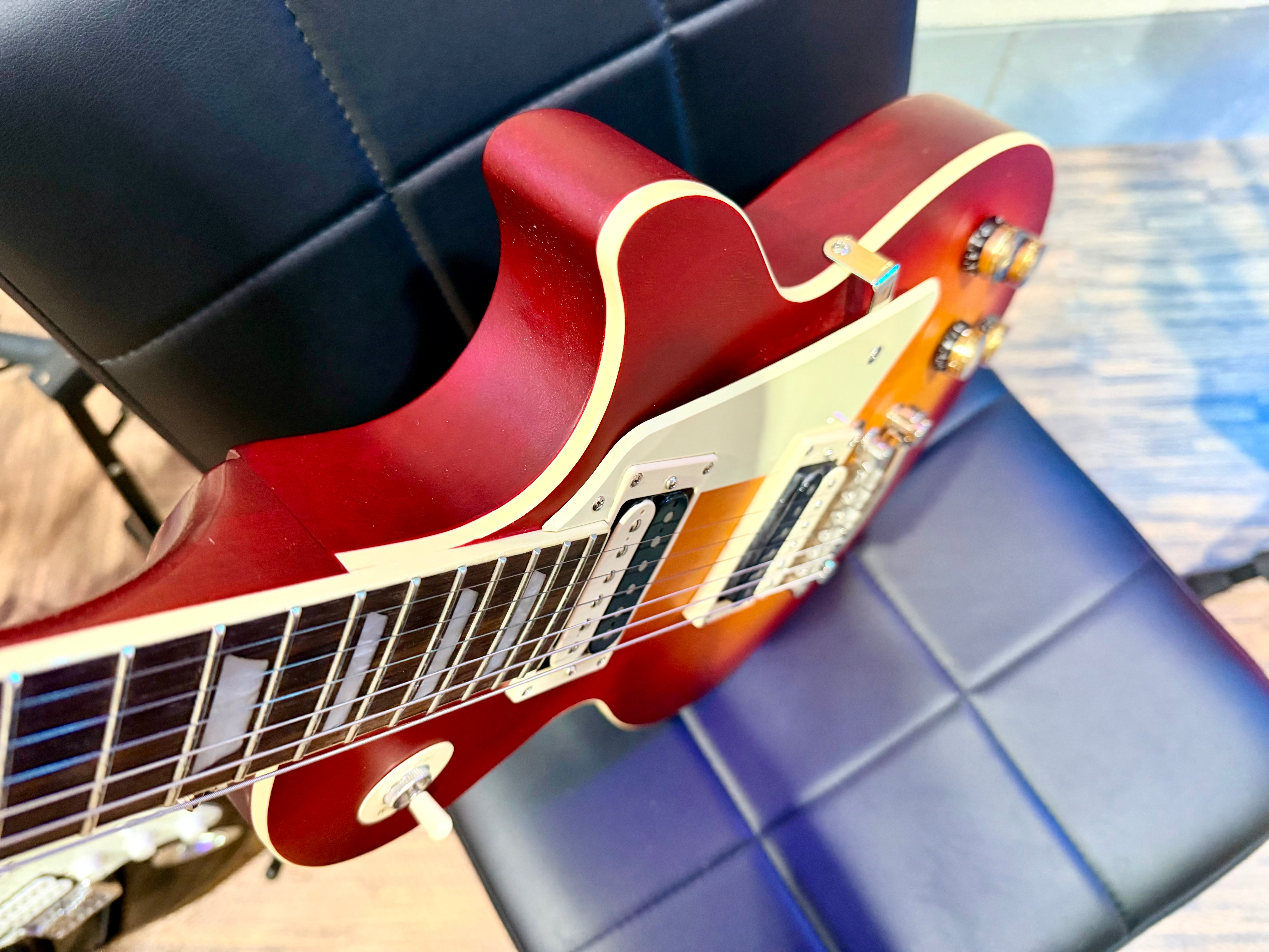 π2022π Epiphone Les Paul Classic~ Cherry Sunburst Electric Guitar~ Satin/Matte