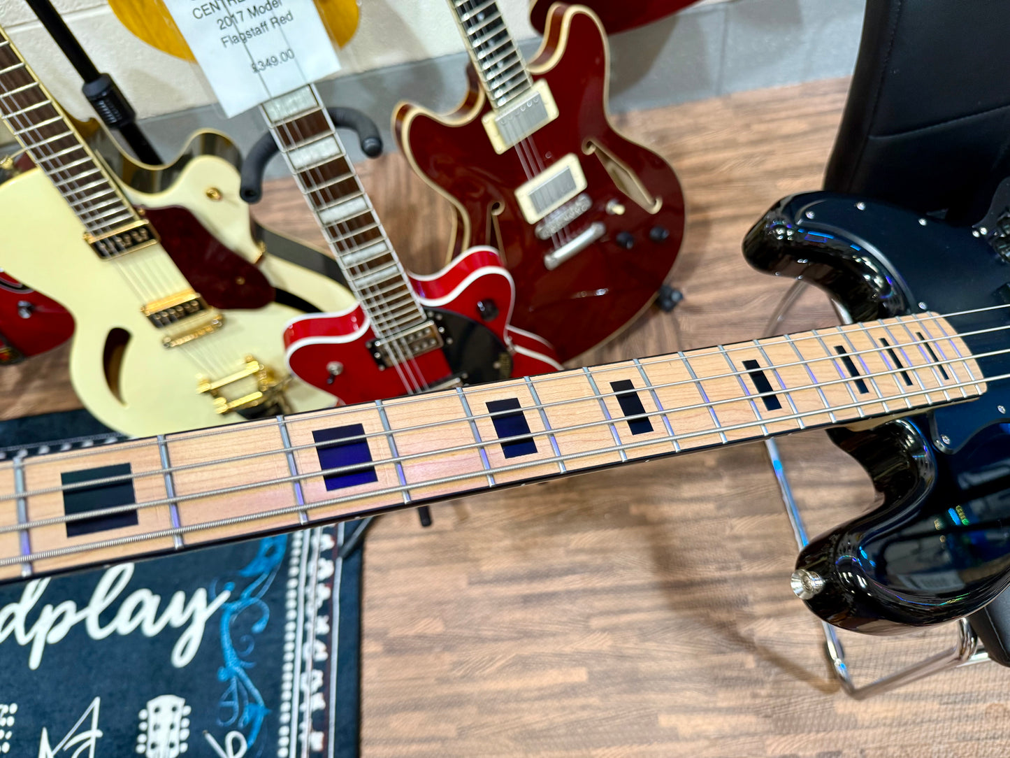 🎸 Fender Squier Classic Vibe '70s Jazz Bass~ Black~ Upgraded Neck 🎸