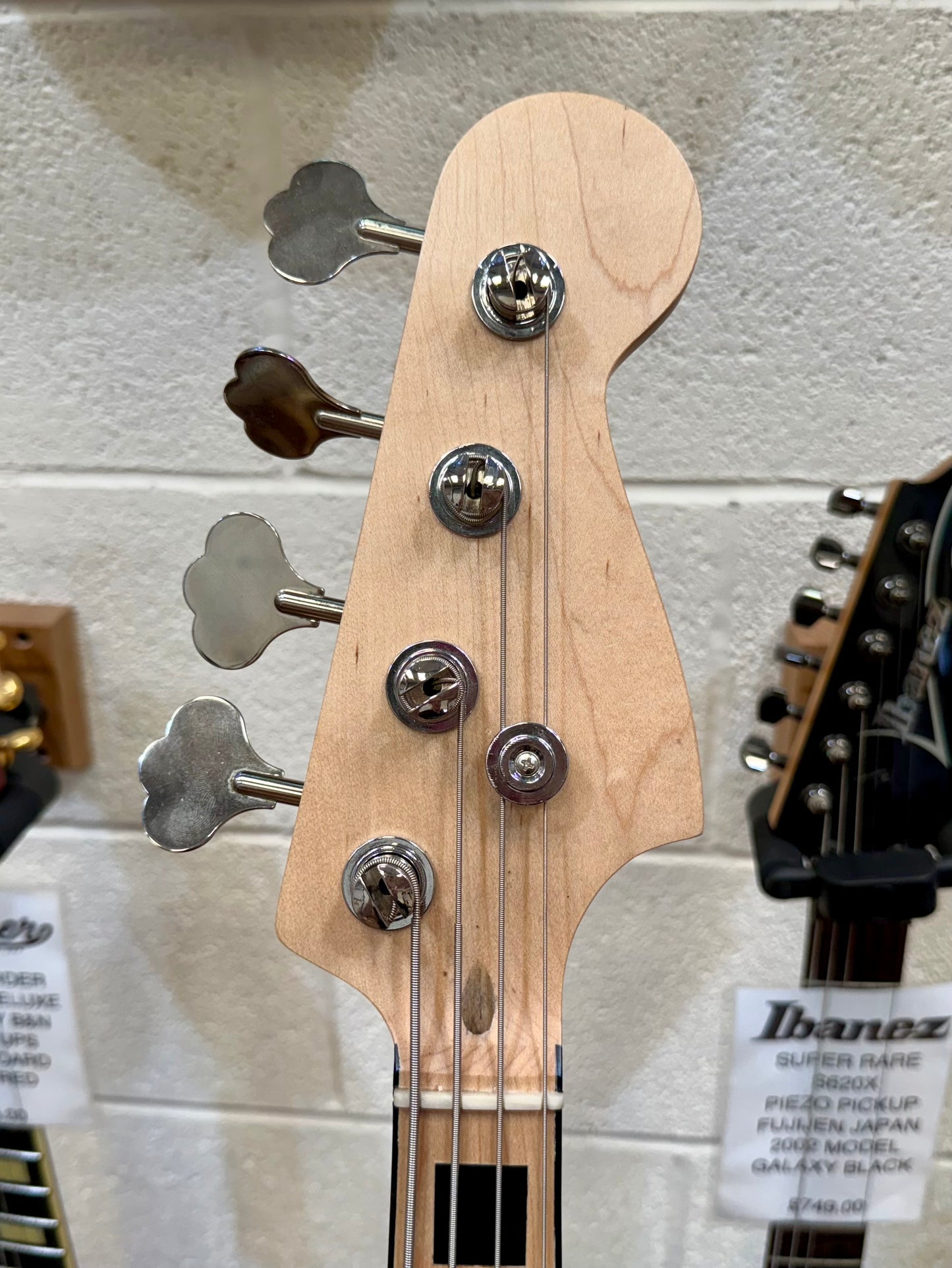 🎸 Fender Squier Classic Vibe '70s Jazz Bass~ Black~ Upgraded Neck 🎸