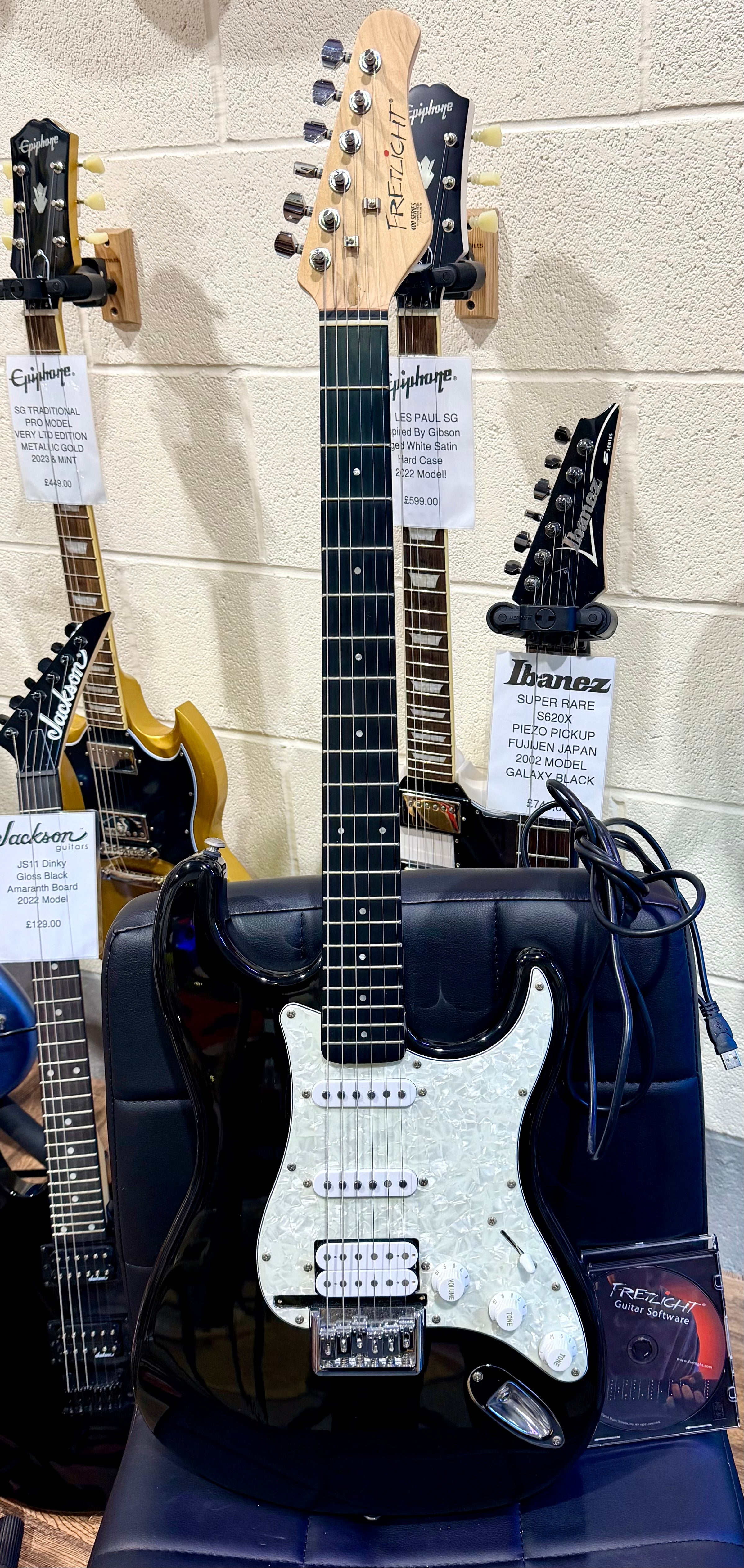 🔥LIGHTS-UP🔥 Fretlight Optek 400~ Electric Stratocaster Learning Guitar~ LOOK!