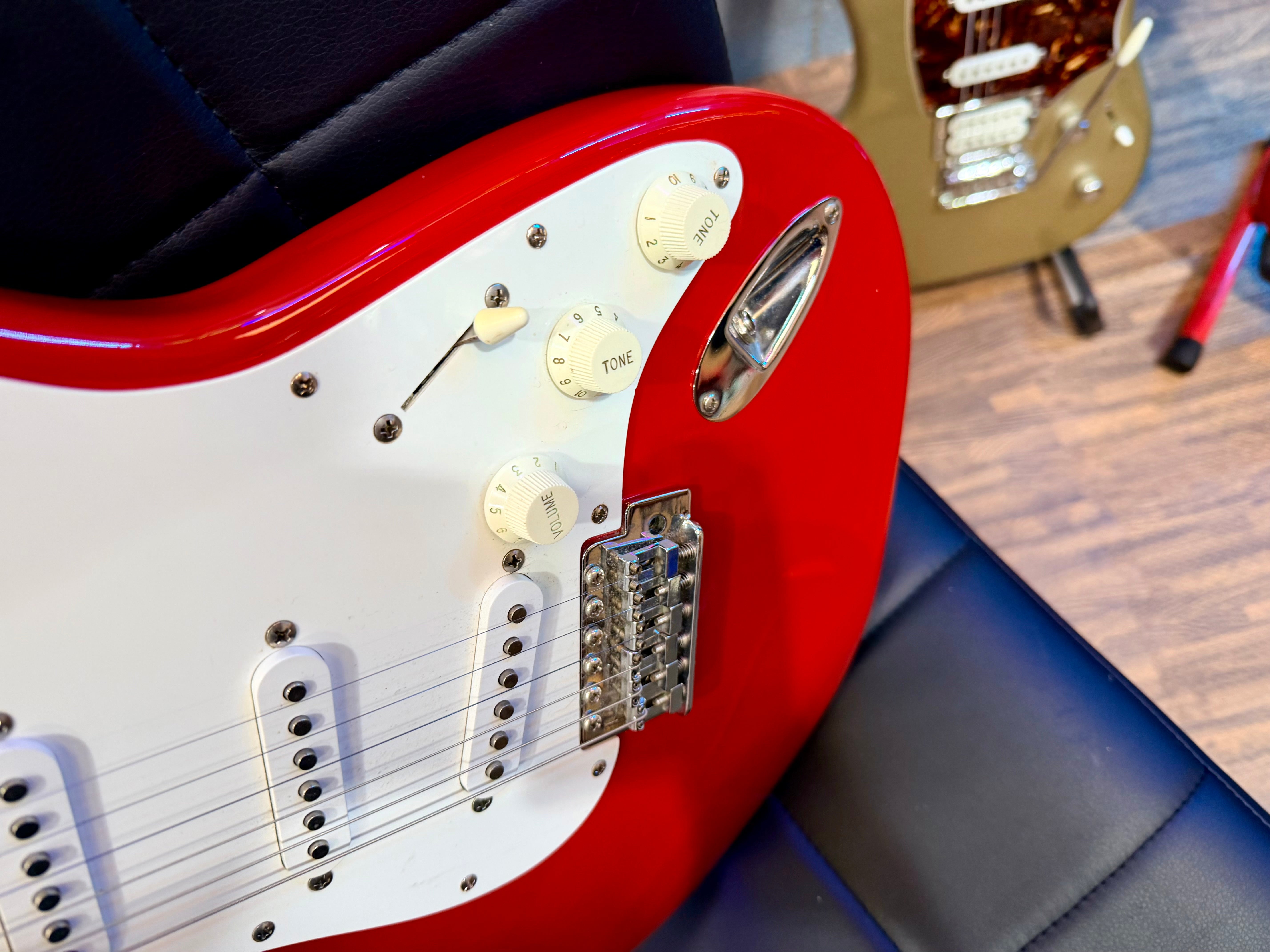🎸 1995 KOREA 🎸Fender Squier Stratocaster~ Korean Made Strat~ Cherry Red!