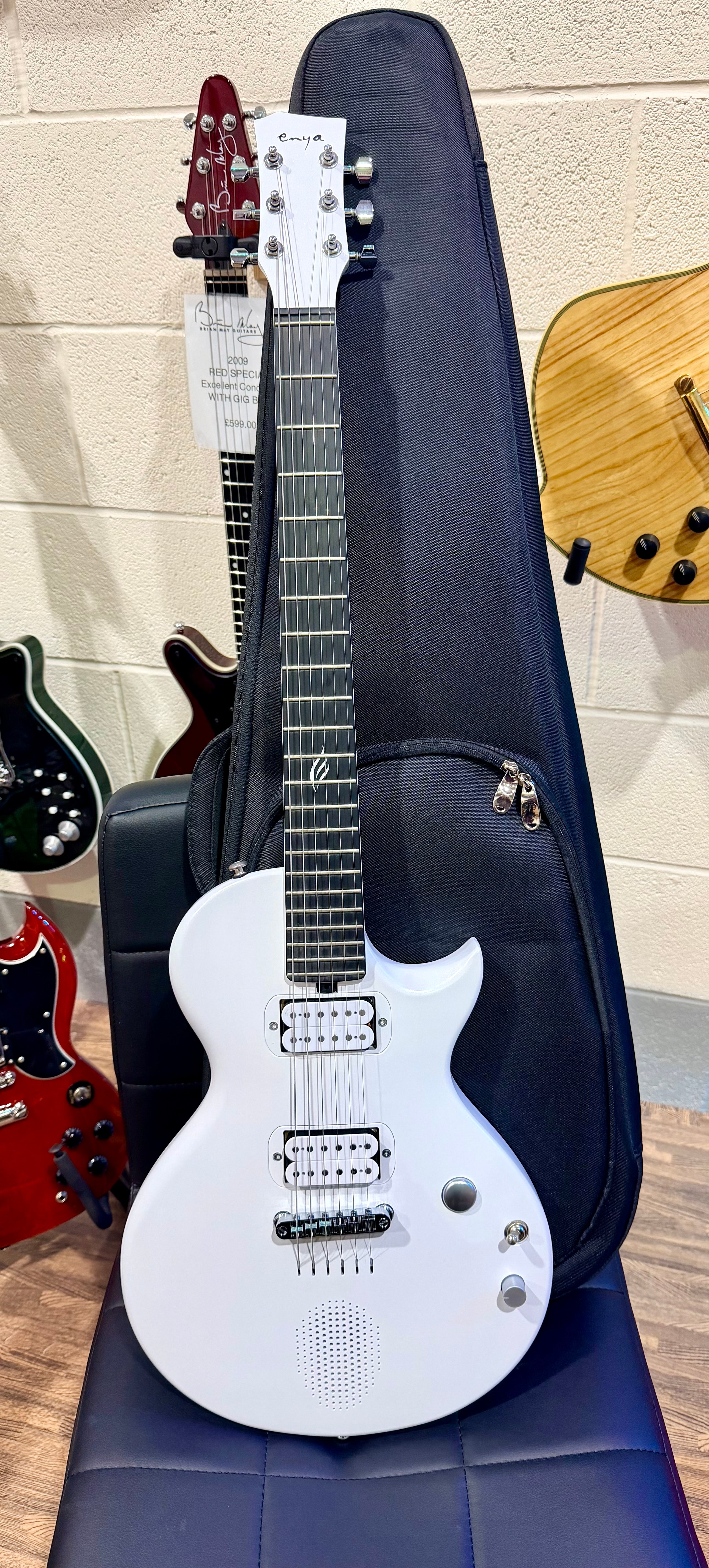 🔥 Enya Nova Go Sonic~ Pearl White~ Smart Electric Guitar~Speaker & FX + Bag 🔥