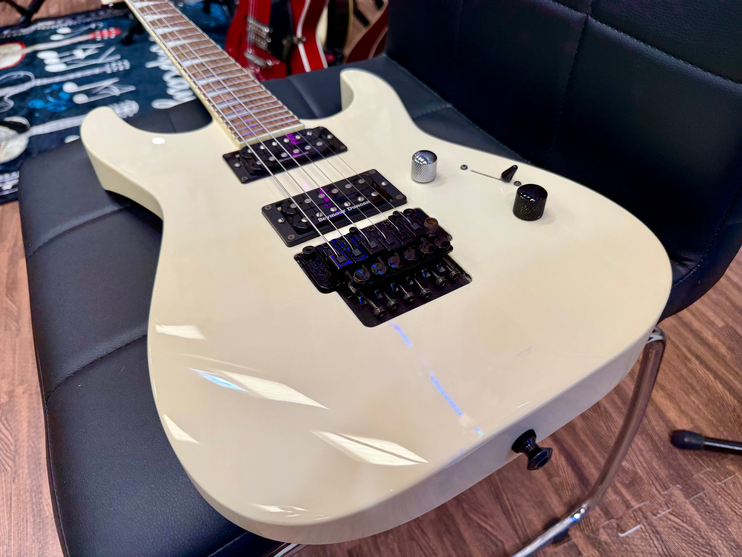 🔥SEYMOUR DUNCAN🔥 Jackson SLX DX Soloist Thru Neck~ Creme ’Vintage’ White!